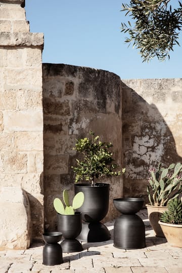 Hourglass kruka stor Ø50 cm - Svart-mörkgrå - Ferm Living