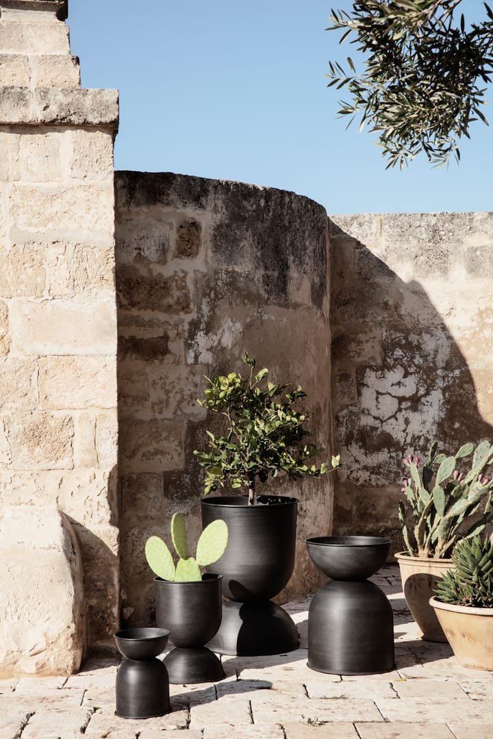 Hourglass kruka stor Ø50 cm, Svart-mörkgrå Ferm Living