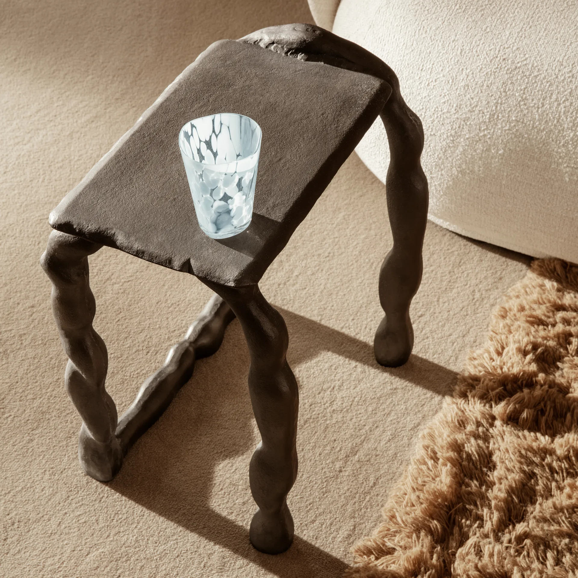 Rotben skulptur, Svart Ferm Living