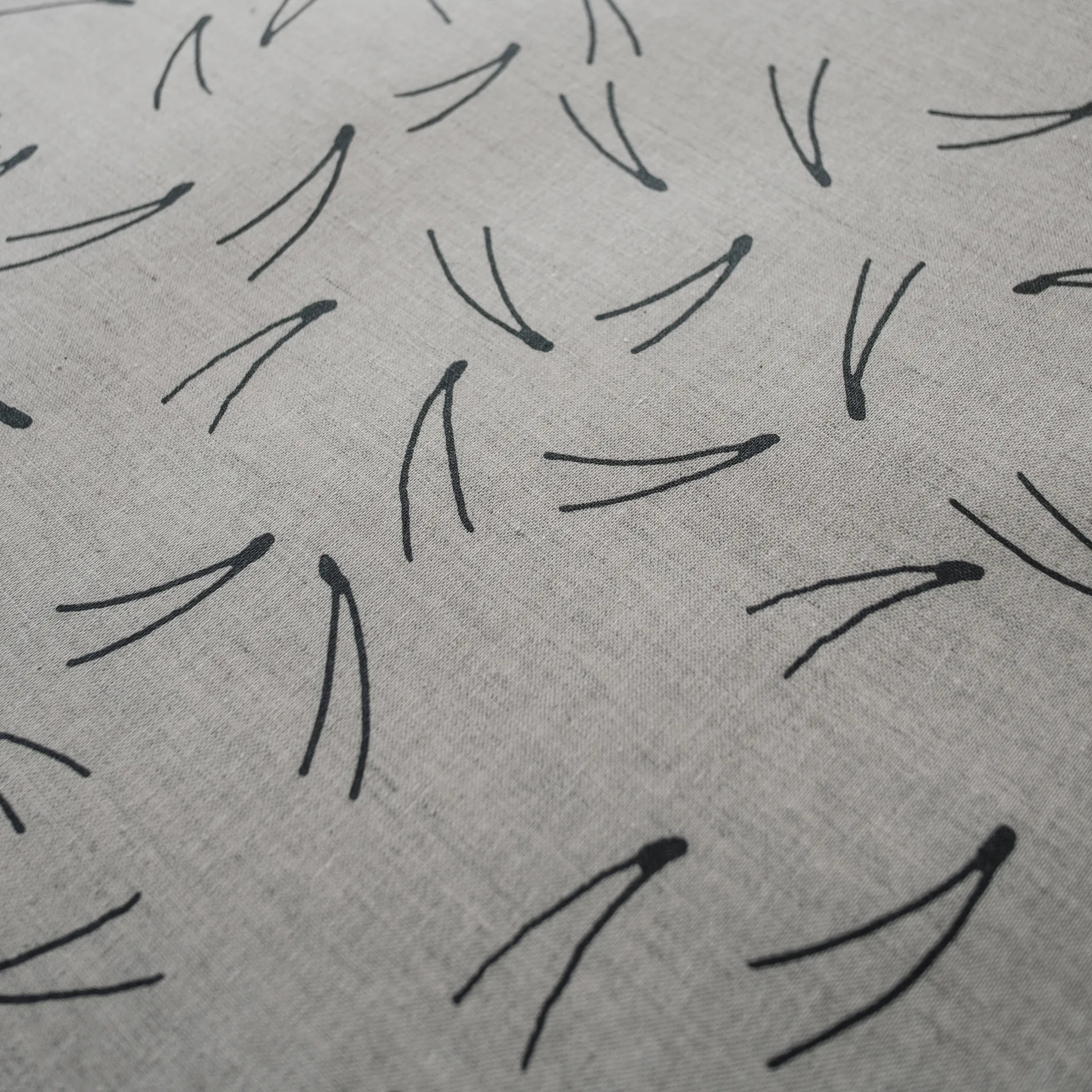 Barr bordsduk 137x238 cm, Svart-natur Fine Little Day