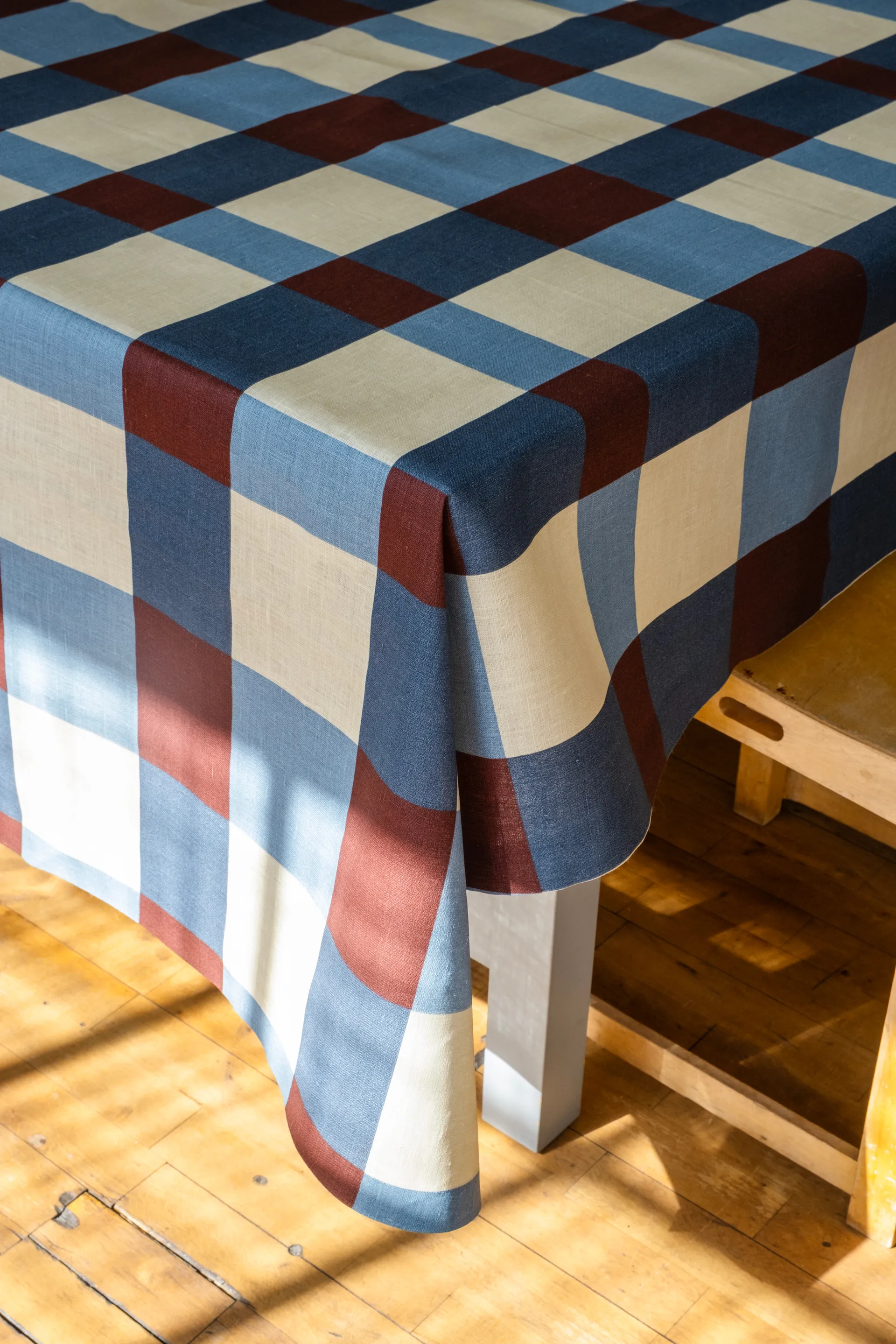 Fält bordsduk 149x250 cm, Plum Fine Little Day