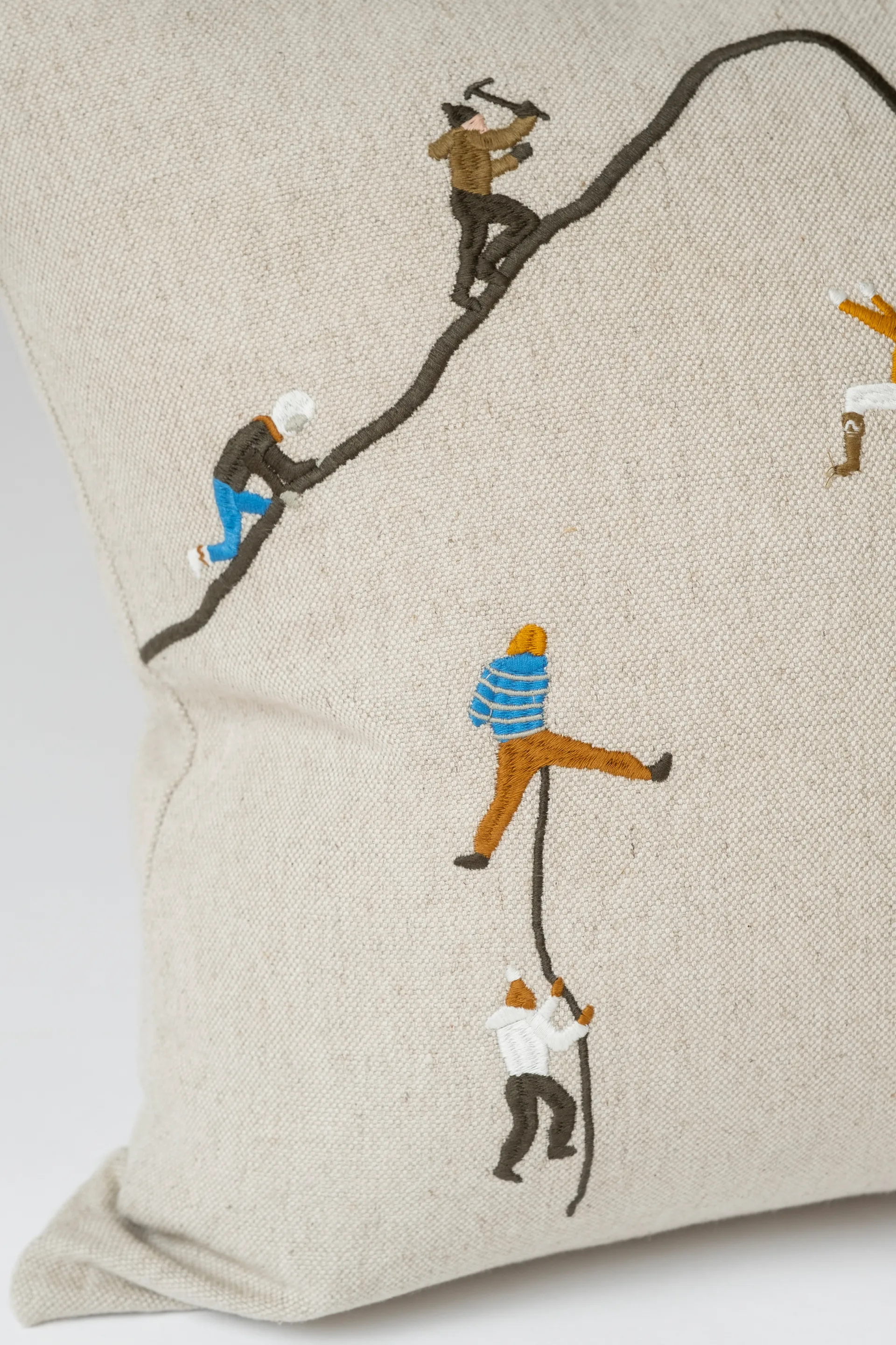 Mountain climbers kuddfodral 48x48 cm, Natur Fine Little Day