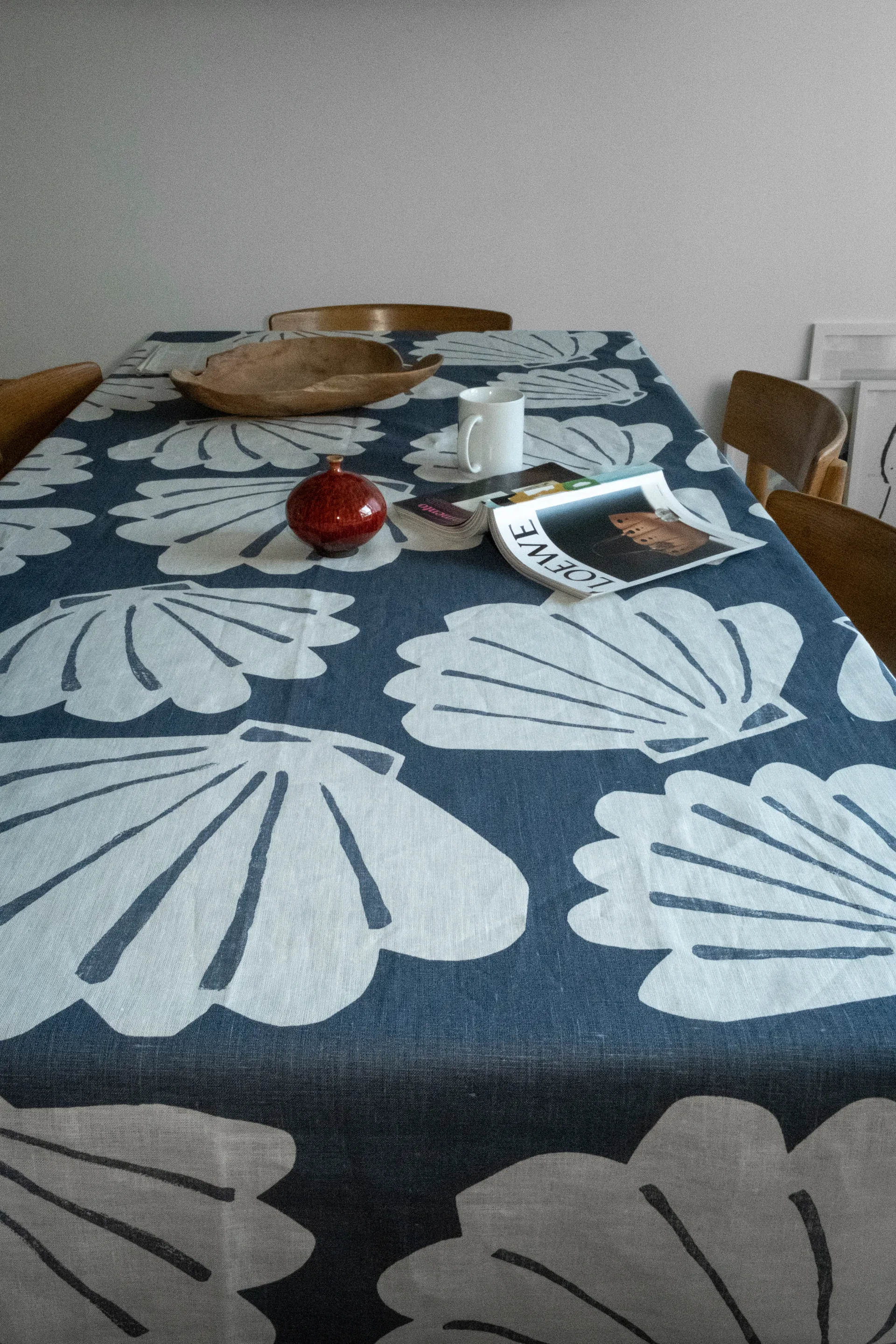 Snäcka bordsduk linne 149x250 cm, Blå Fine Little Day