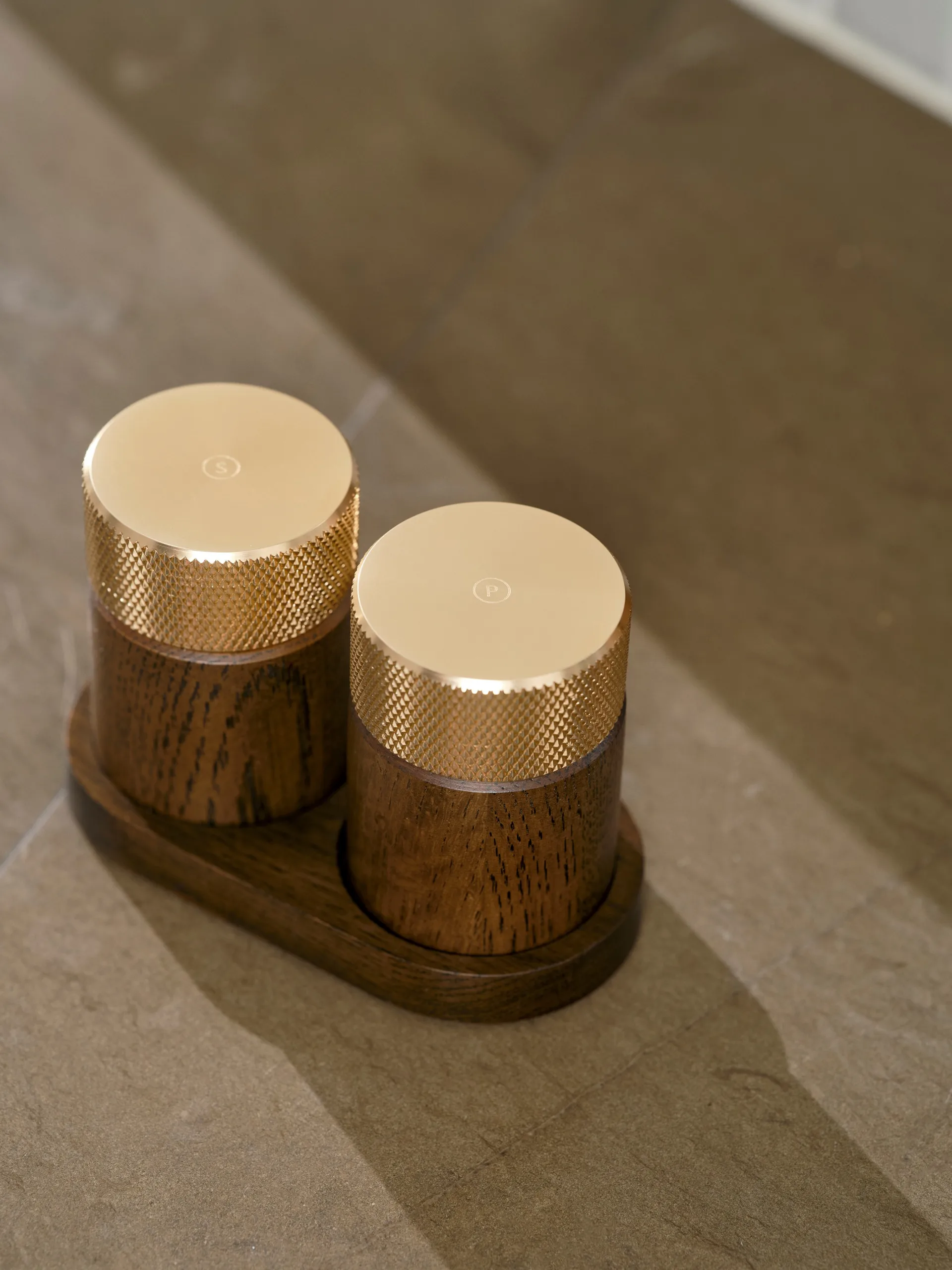 Sina salt-och pepparkvarn 6 cm, Mörk ask-mässing Gejst