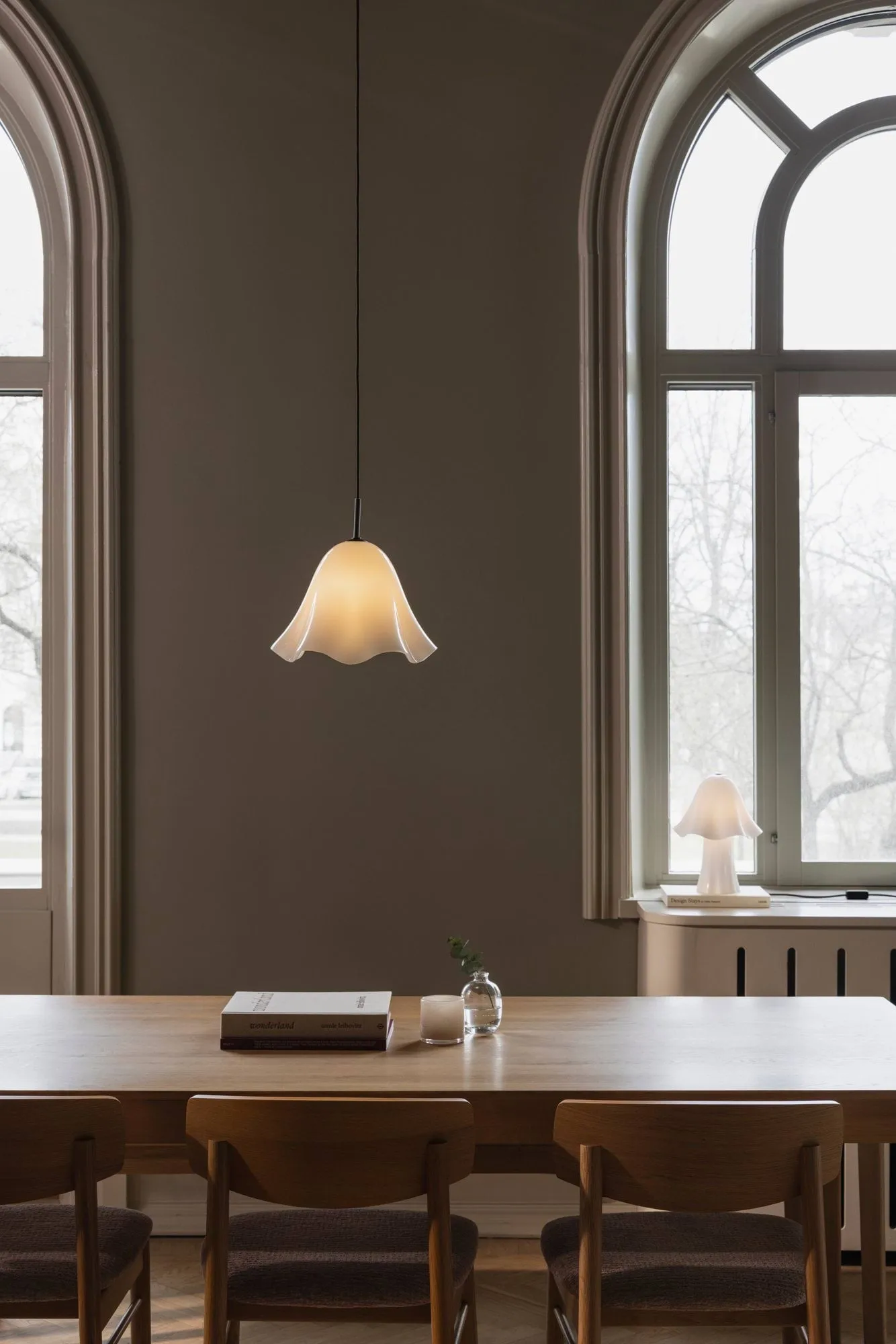 Bello bordslampa, Vit Globen Lighting
