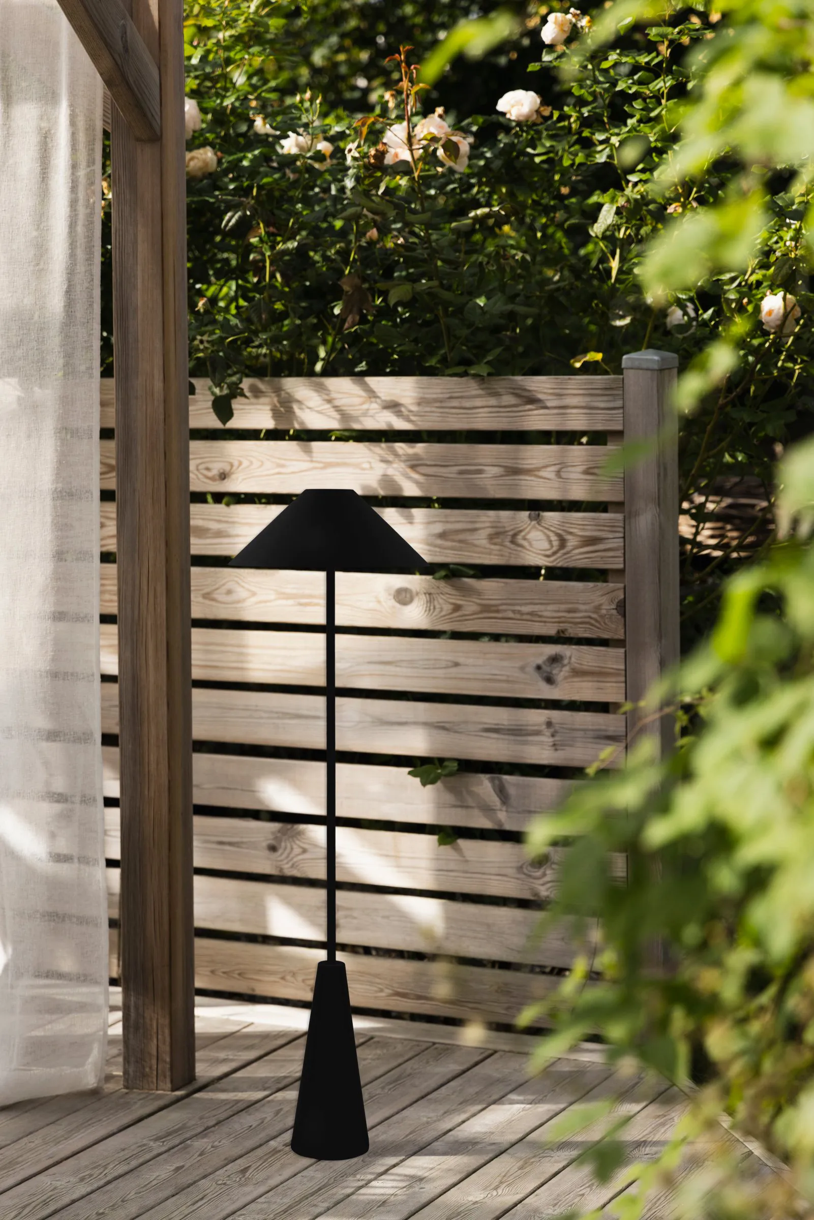 Cannes golvlampa portabel, Svart Globen Lighting