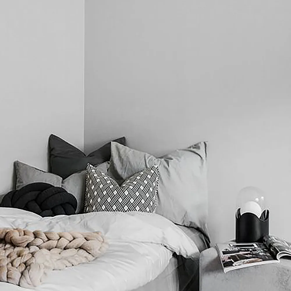 Ghost bordslampa, beige, klarglas Globen Lighting