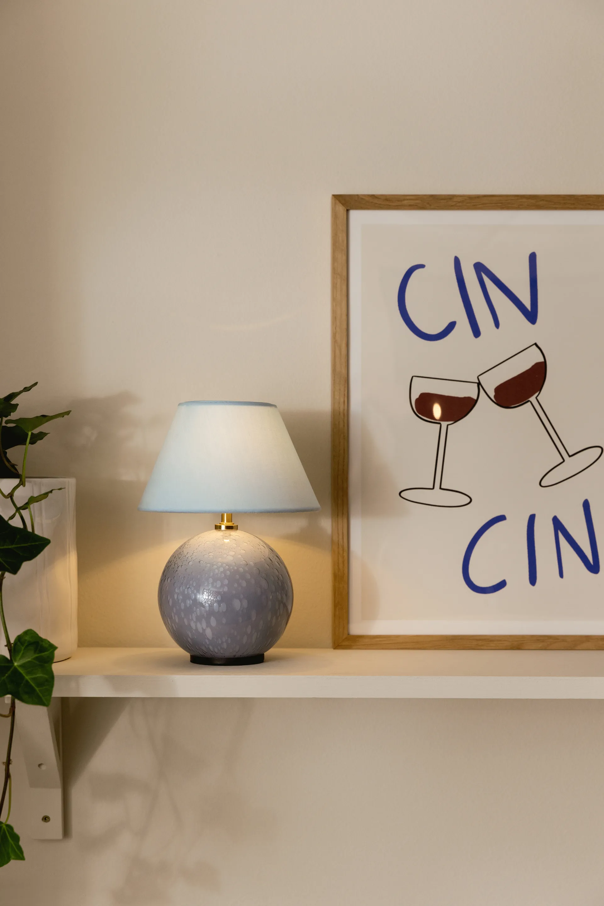 Iris 16 portabel bordslampa, Duvblå Globen Lighting