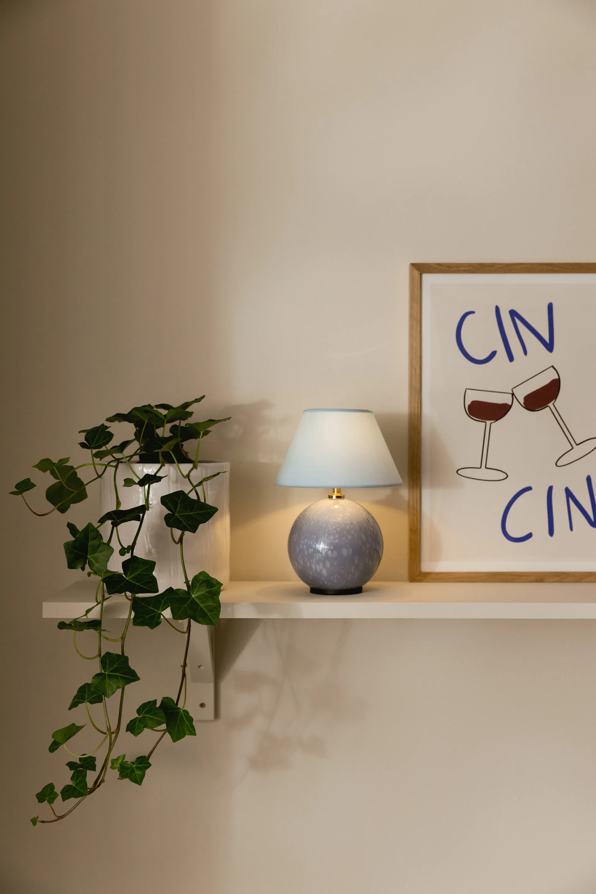 Iris 16 portabel bordslampa, Duvblå Globen Lighting