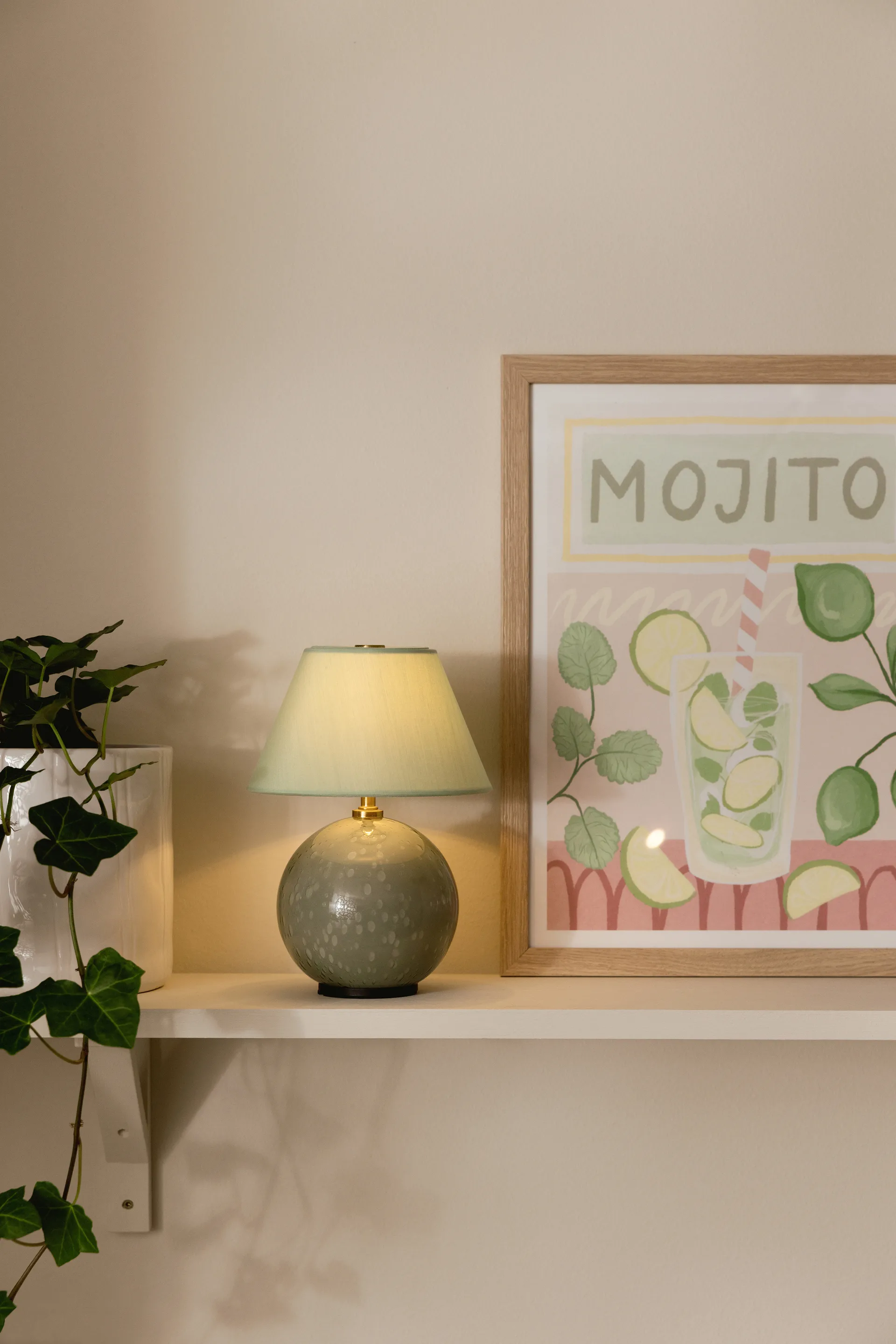 Iris 16 portabel bordslampa, Grön Globen Lighting