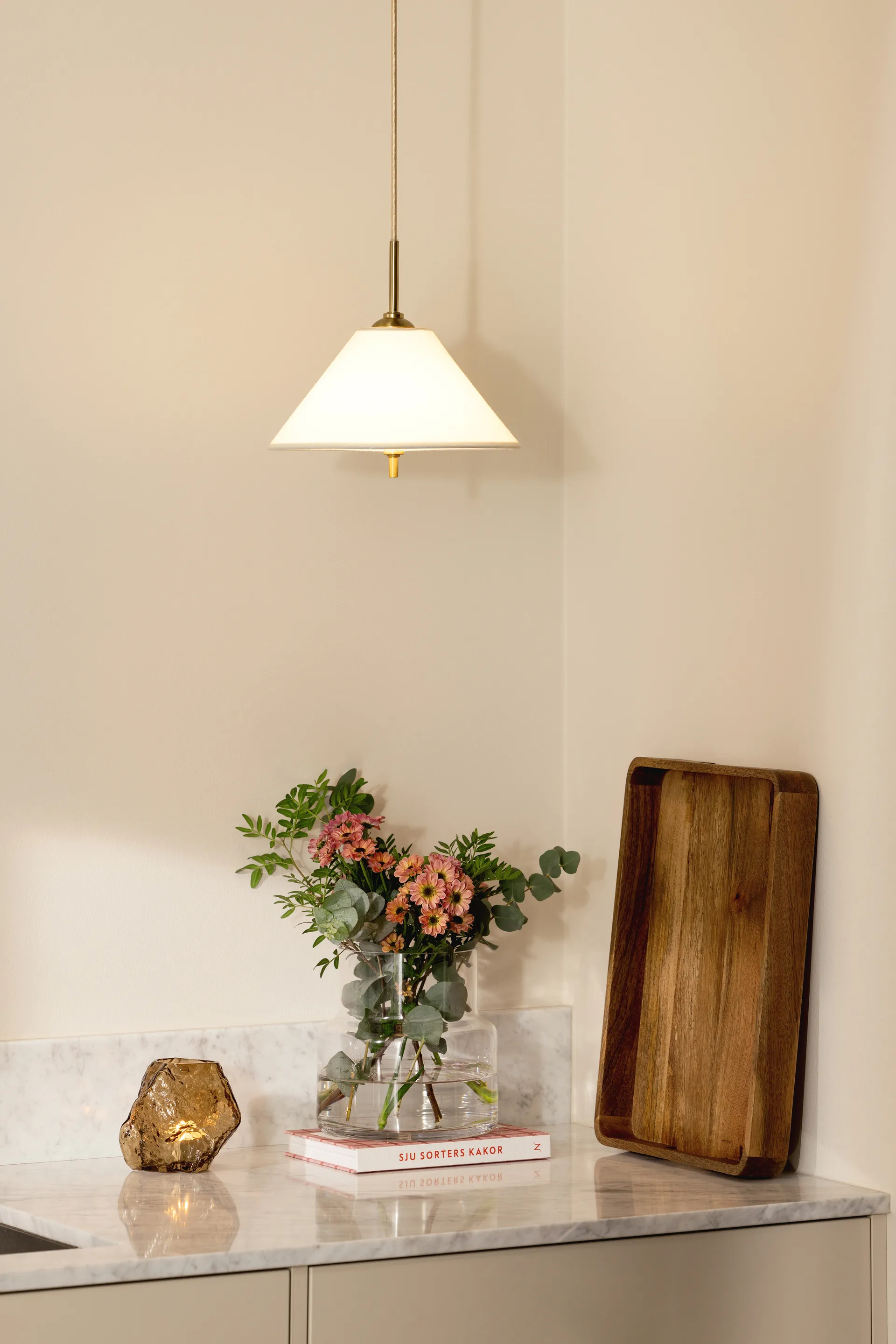 Iris pendel  25, Creme Globen Lighting