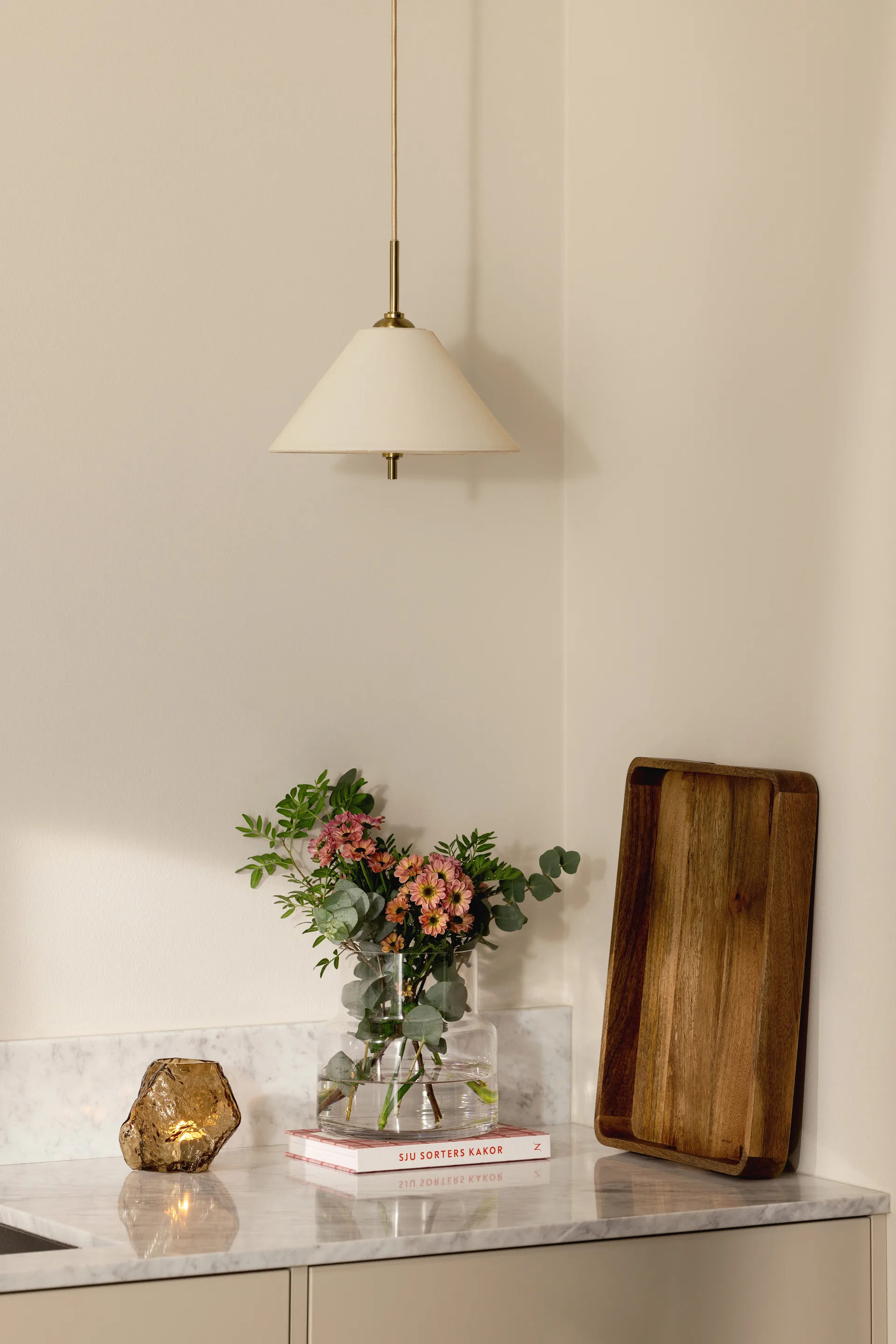 Iris pendel  25, Creme Globen Lighting