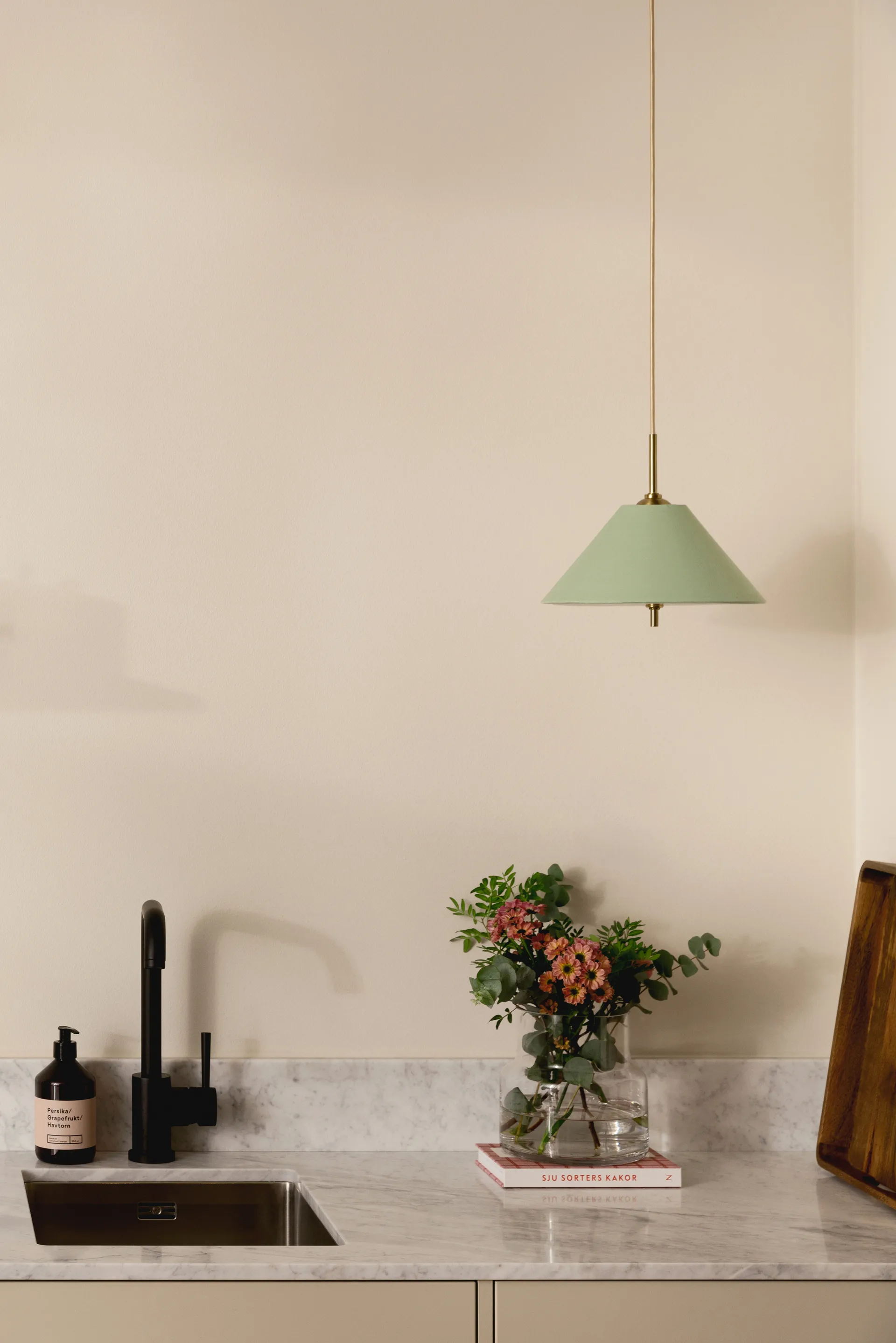 Iris pendel  25, Grön Globen Lighting