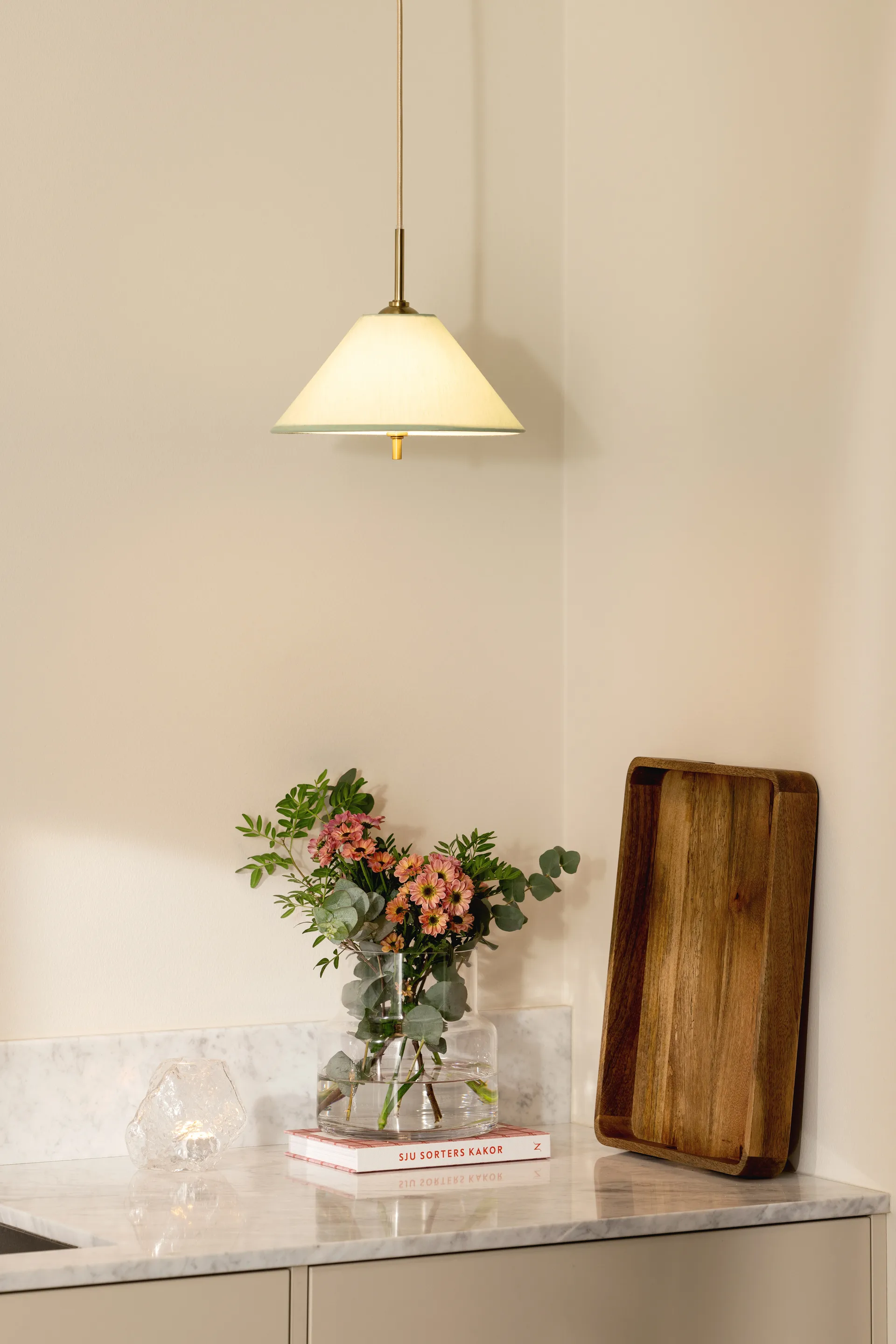 Iris pendel  25, Grön Globen Lighting