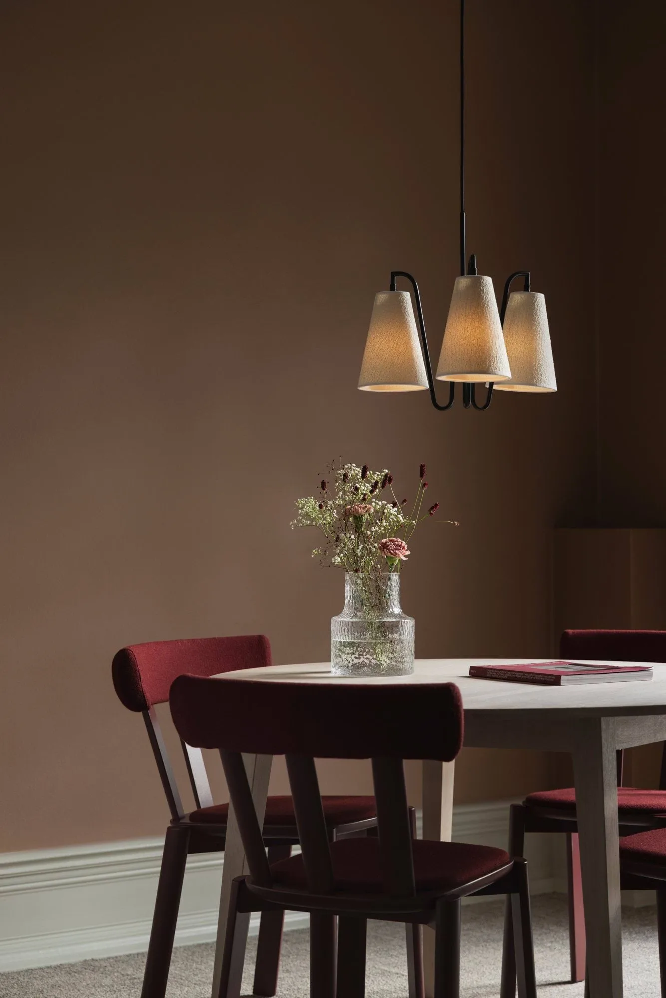 Lou pendel, 3, Vit bouclé-svart, 46x46 cm Globen Lighting