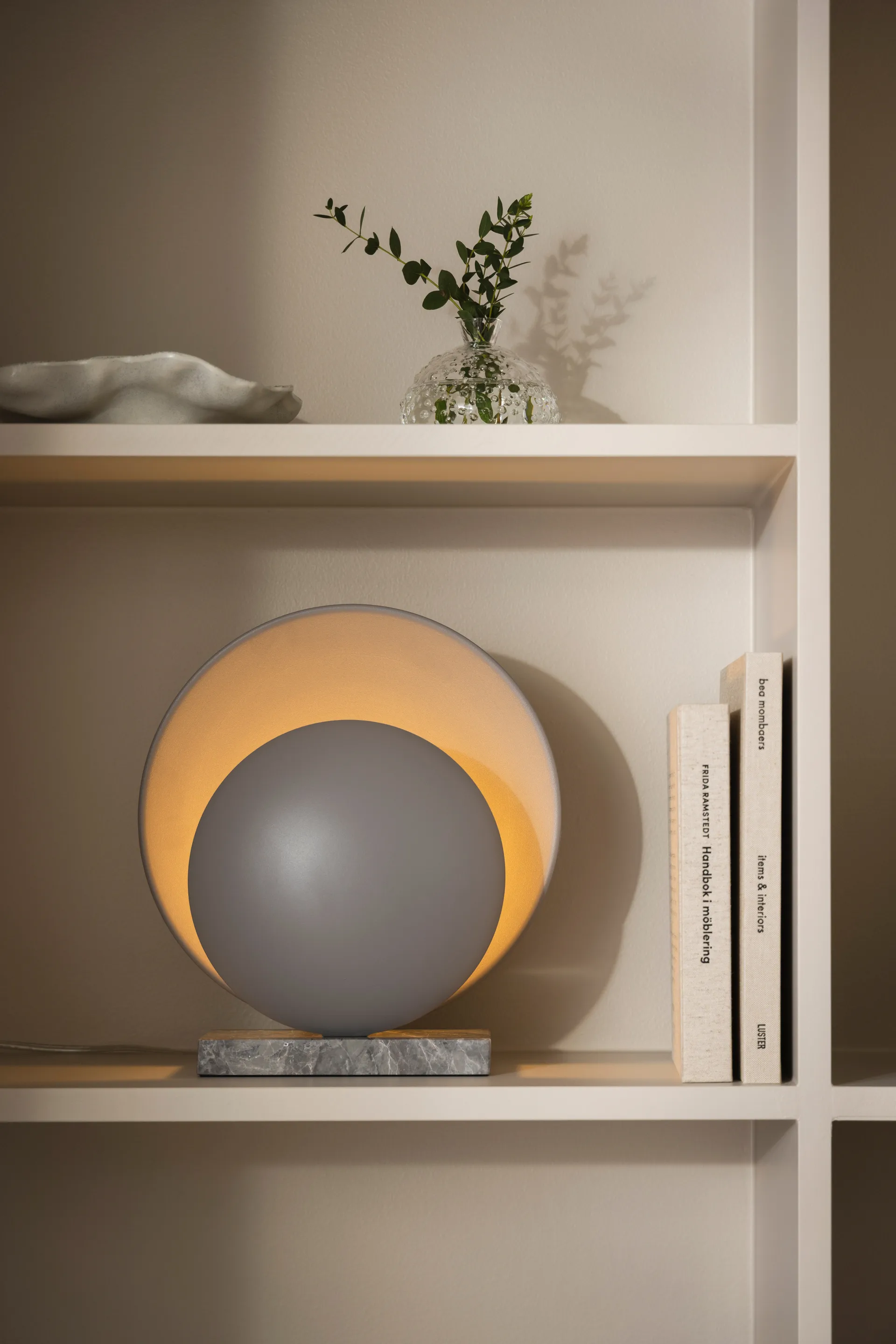 Orbit bordslampa, Grå Globen Lighting