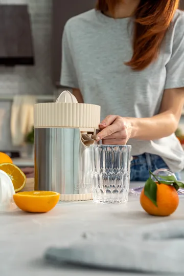 Sous chef elektrisk juicepress - Cream - Guzzini