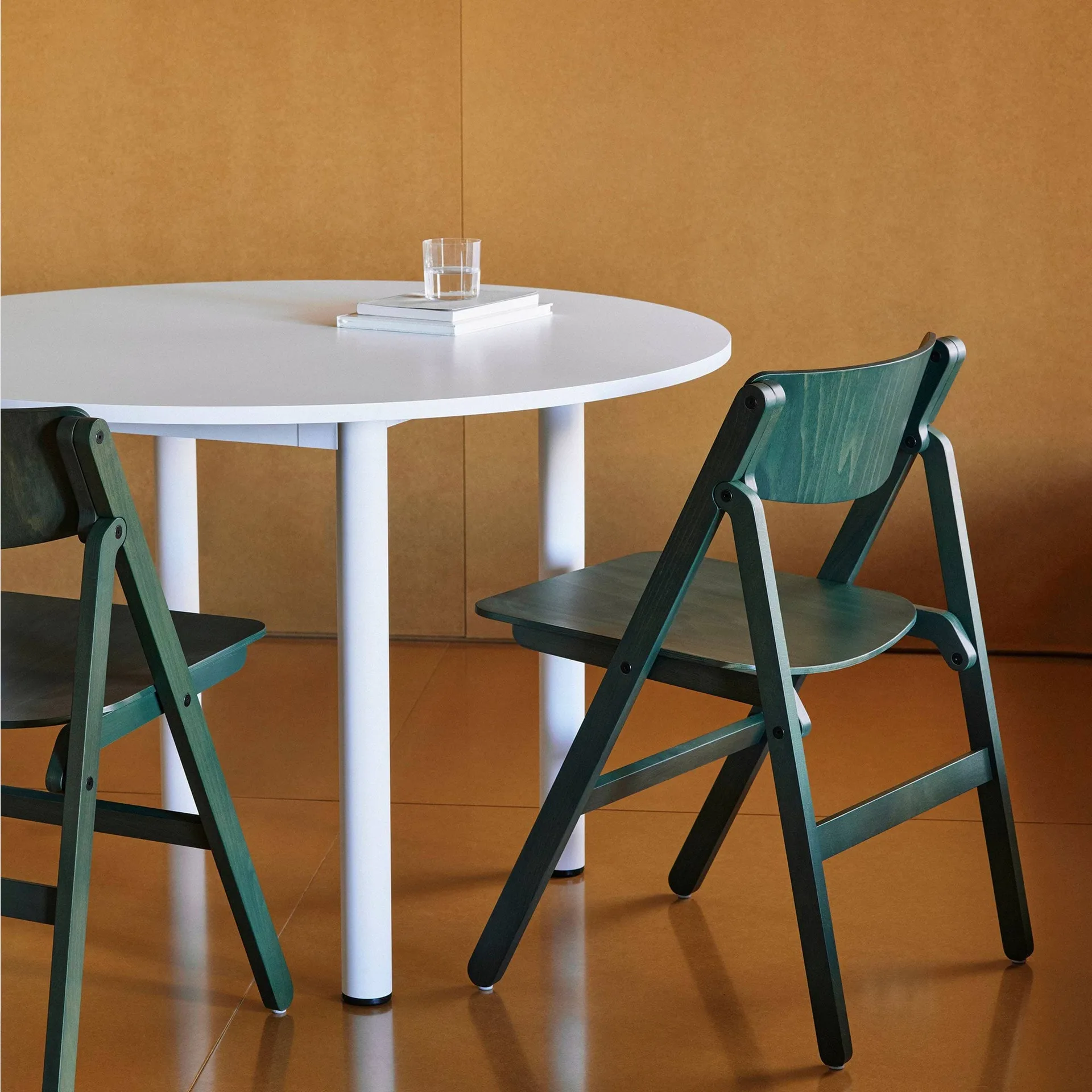 Backflip Chair stol, Cedar green lackerad bok HAY Backflip Chair stol, Cedar green lackerad bok HAY