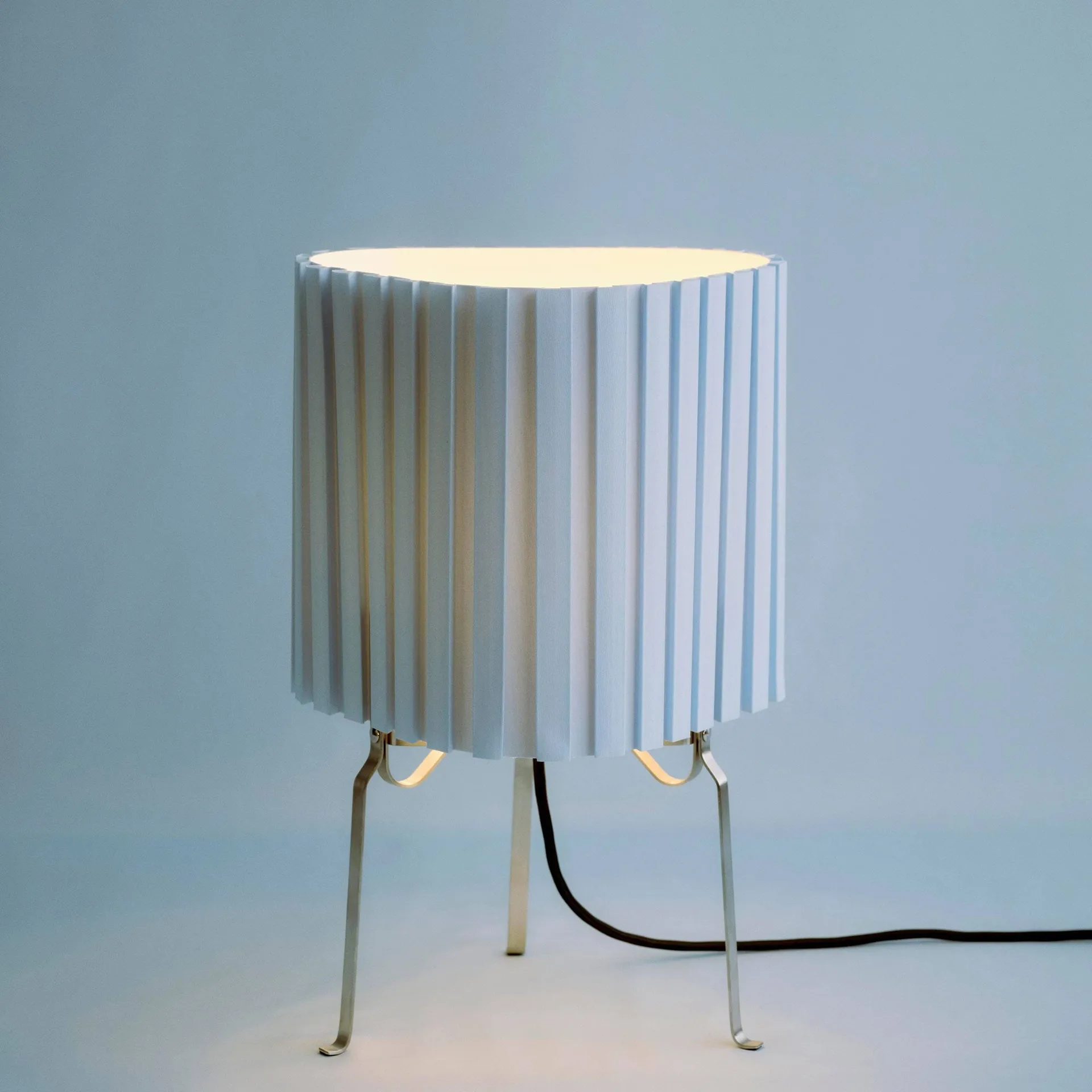 Canelé bordslampa, Soft blue HAY Canelé bordslampa, Soft blue HAY