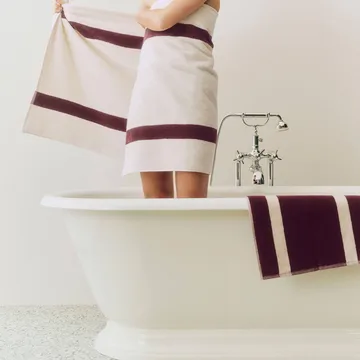 Stripe handduk - Burgundy, 70x140 cm - HAY