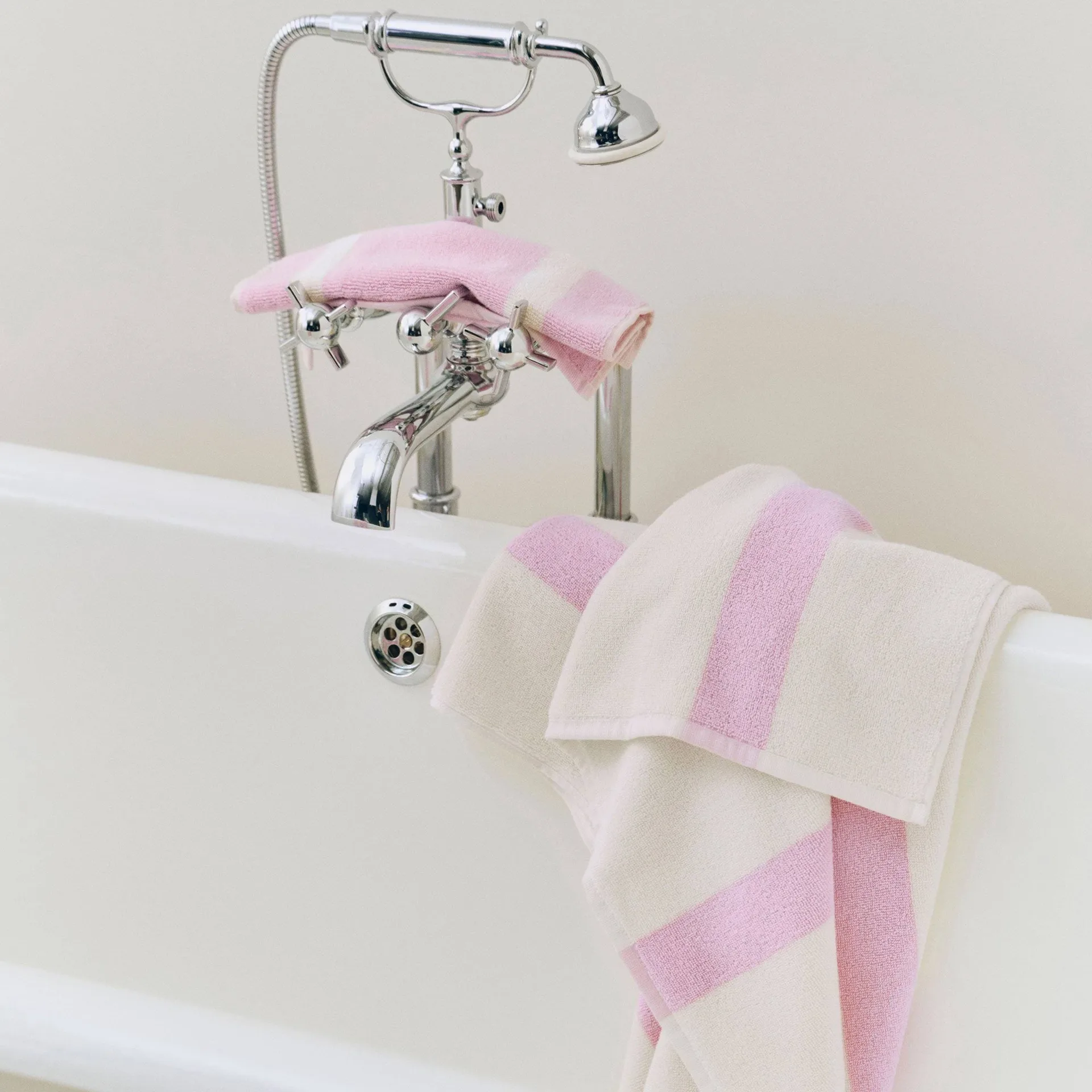 Stripe handduk, Cool pink, 70x140 cm HAY