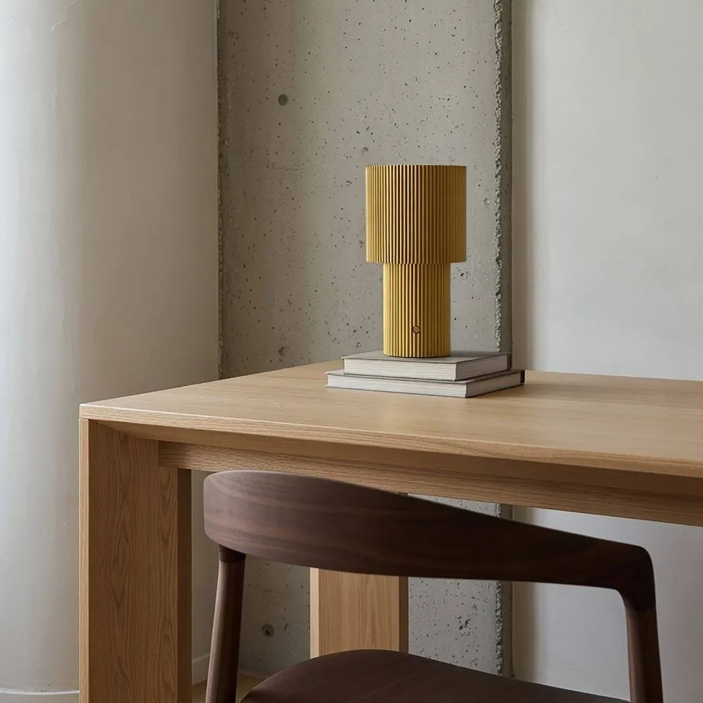 Iluma bordslampa portabel, Guld Herstal Iluma bordslampa portabel, Guld Herstal