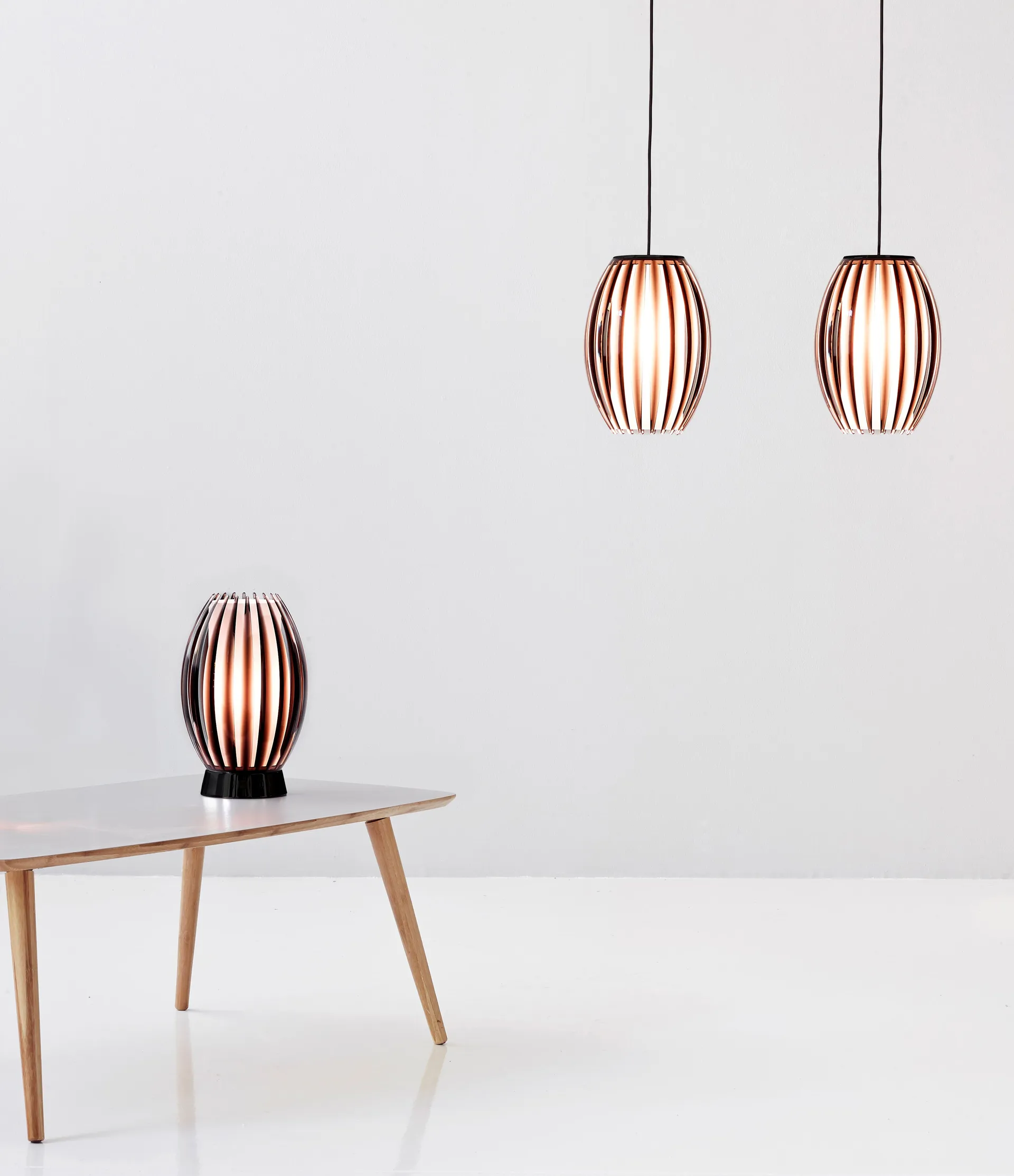 Tentacle bordslampa M 34 cm, Svart-rökfärgad Herstal