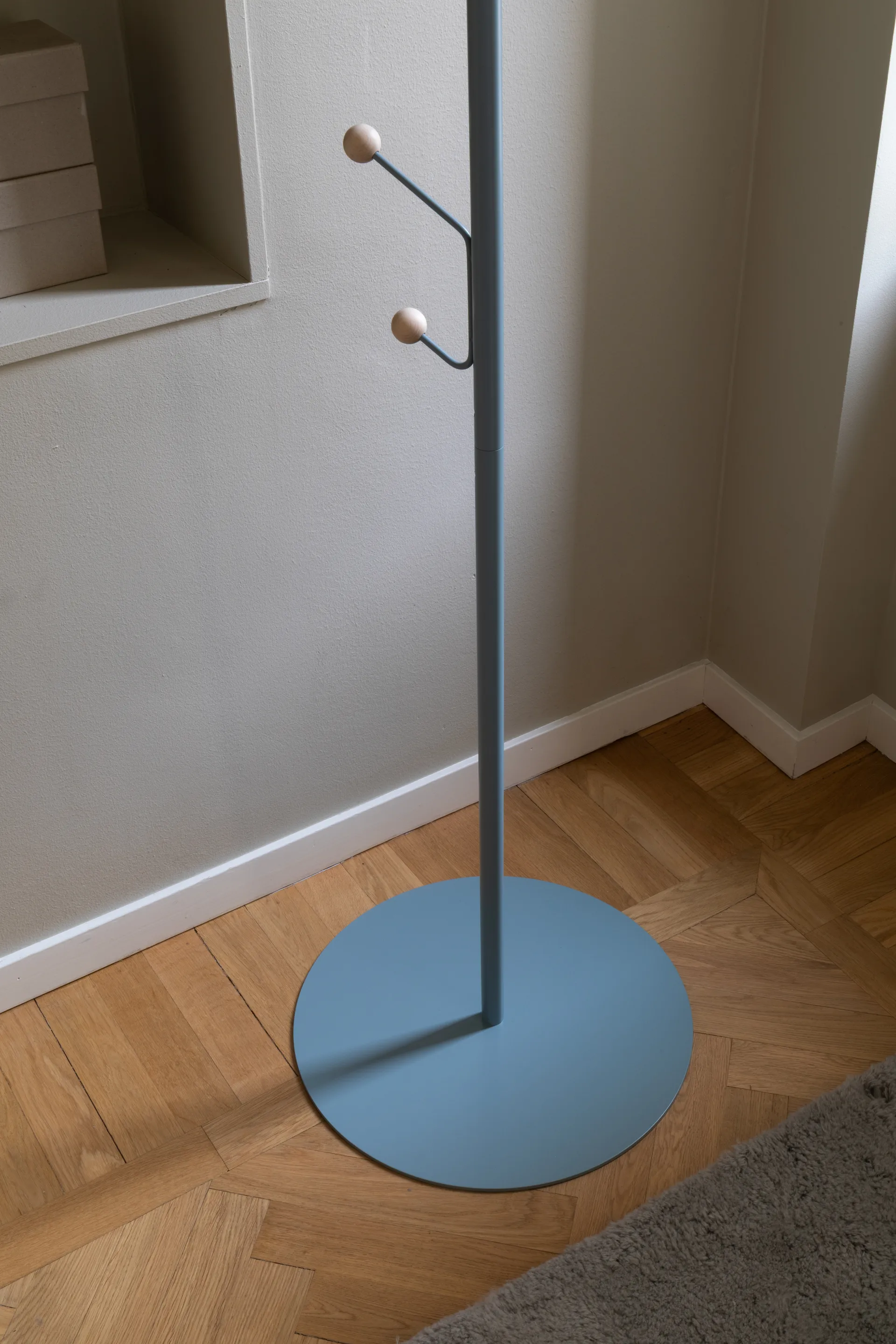 Vienda bordslampa, Blanksvart Herstal