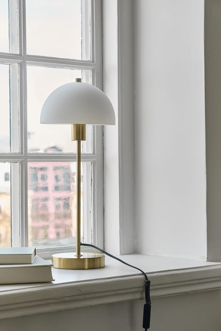 Vienda bordslampa, mässing-vit Herstal