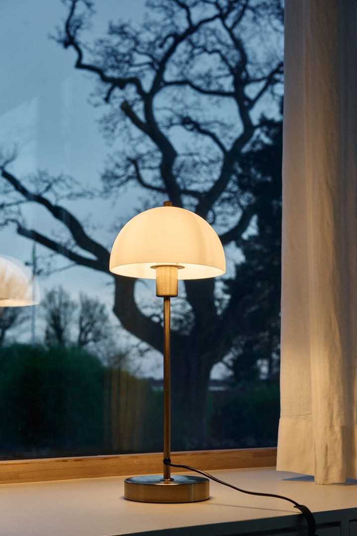 Vienda bordslampa, mässing-vit Herstal