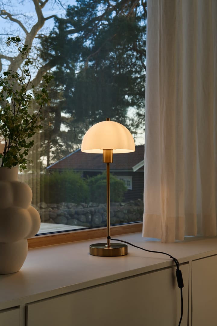 Vienda bordslampa, mässing-vit Herstal