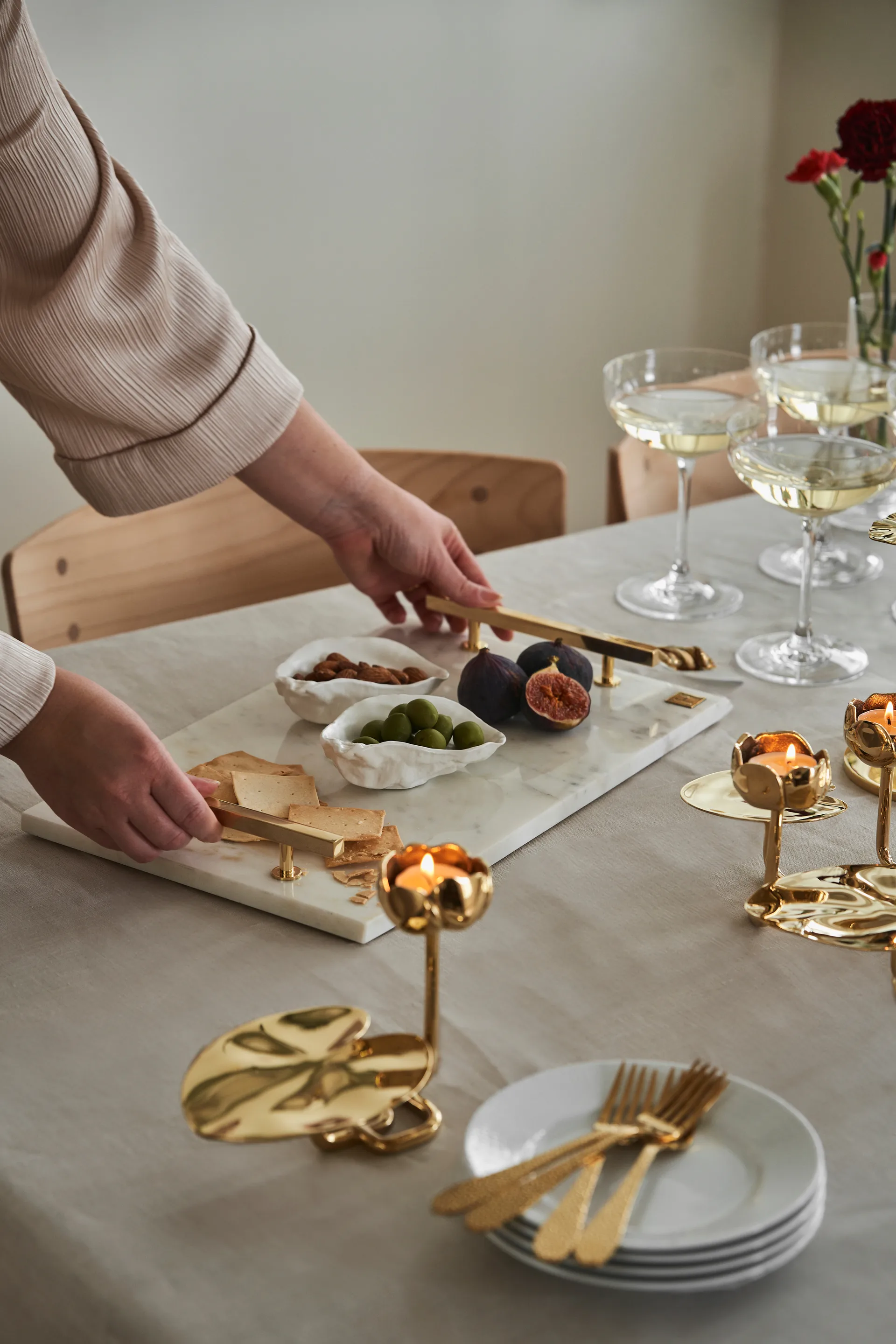 Hilke Collection bricka 40,5x25,5 cm, Vit marmor-solid mässing Hilke Collection