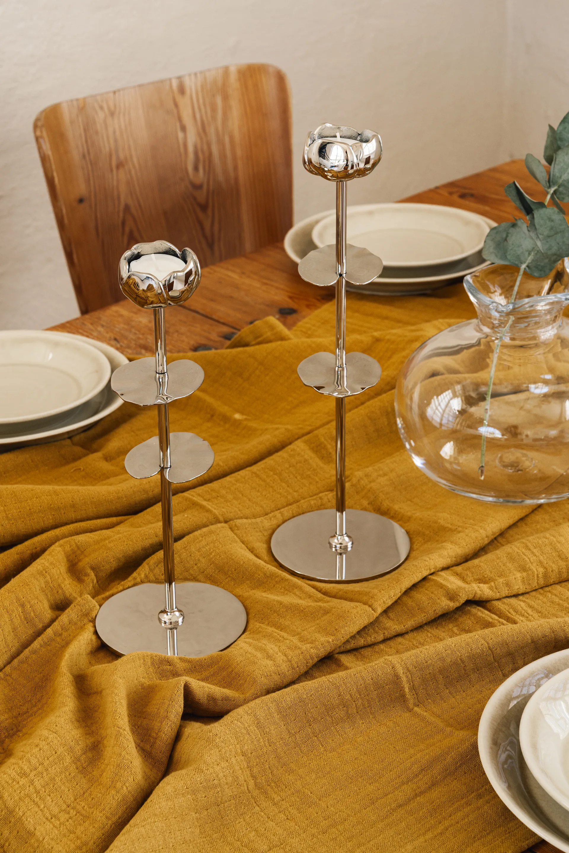 Ninfea Alta ljusstake 35 cm, Förnicklad mässing Hilke Collection