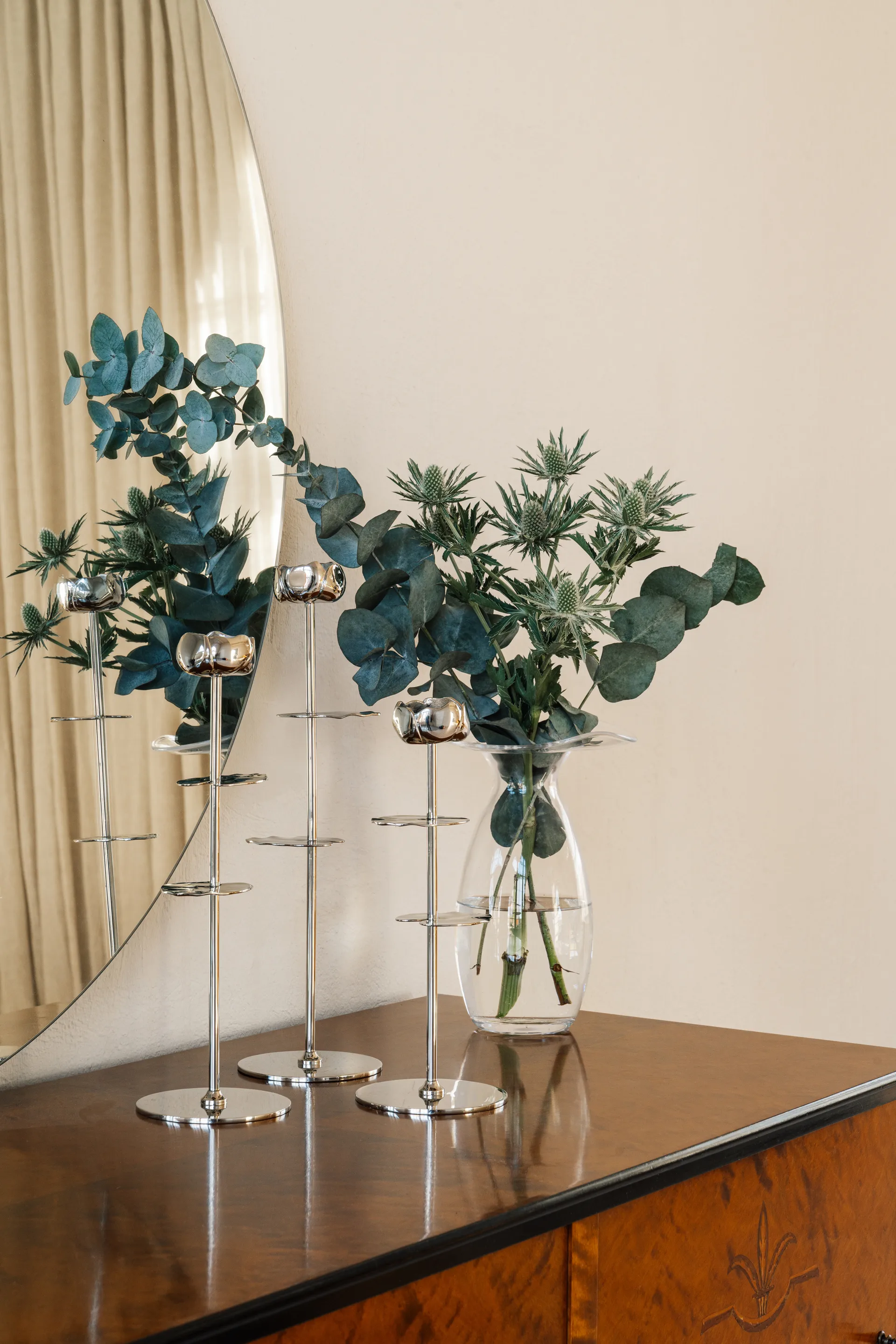 Ninfea Alta ljusstake 40 cm, Förnicklad mässing Hilke Collection