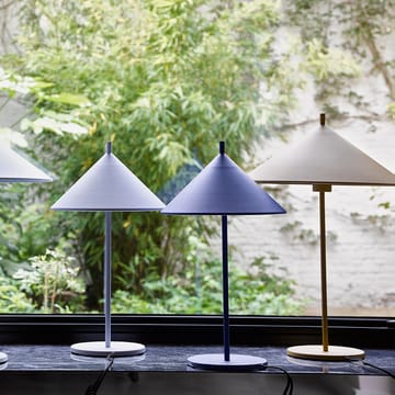 Triangle bordslampa L - Matt ochre - HKliving