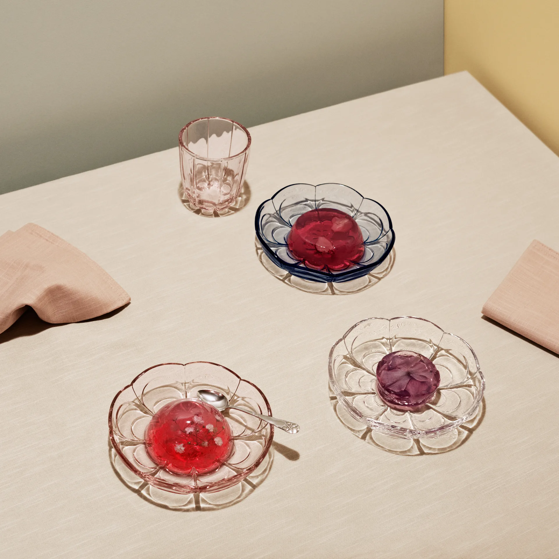 Lily vattenglas 32 cl 2-pack, Cherry blossom Holmegaard