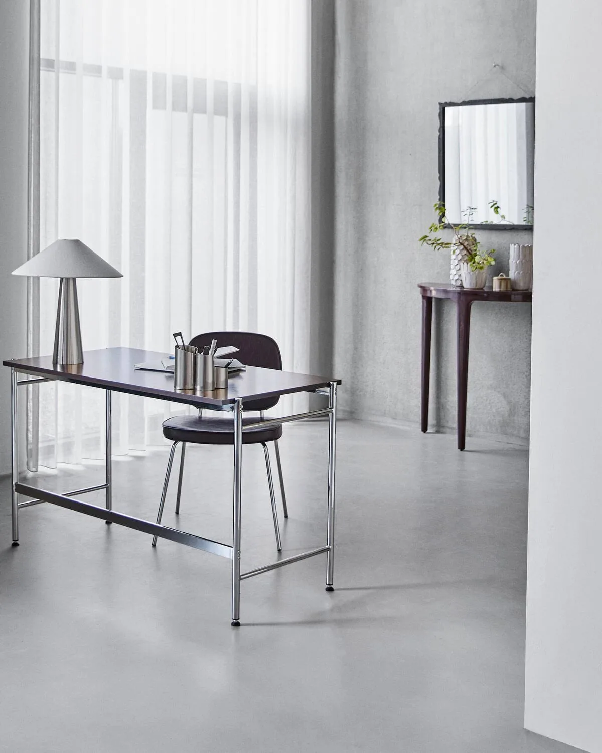 Arph skrivbord, Mullbär-krom, 125x60x74 cm House Doctor