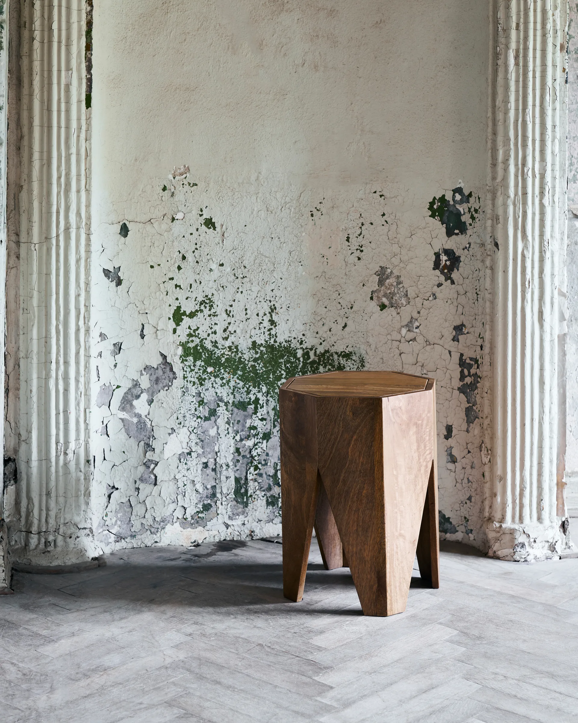 Okta pall 33x45 cm, Mangoträ House Doctor