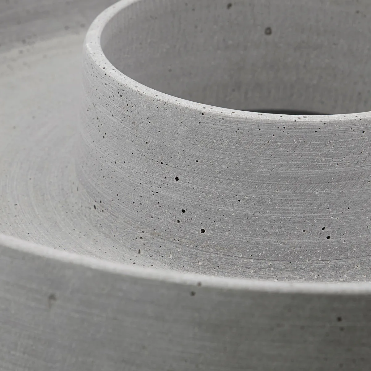 The Ring ljusstake för blockljus Ø45 cm, Betong House Doctor