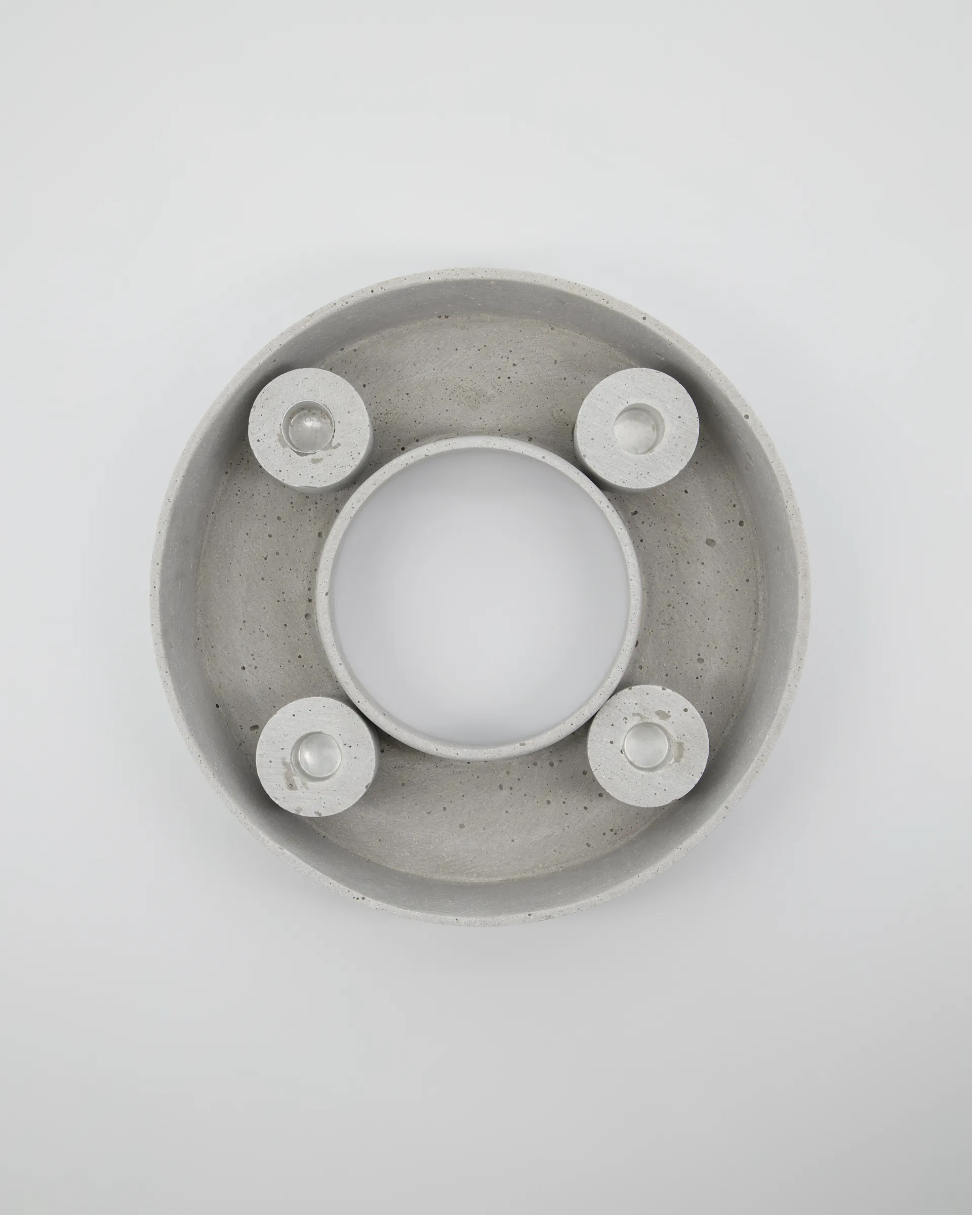 The Ring ljusstake, Grey House Doctor