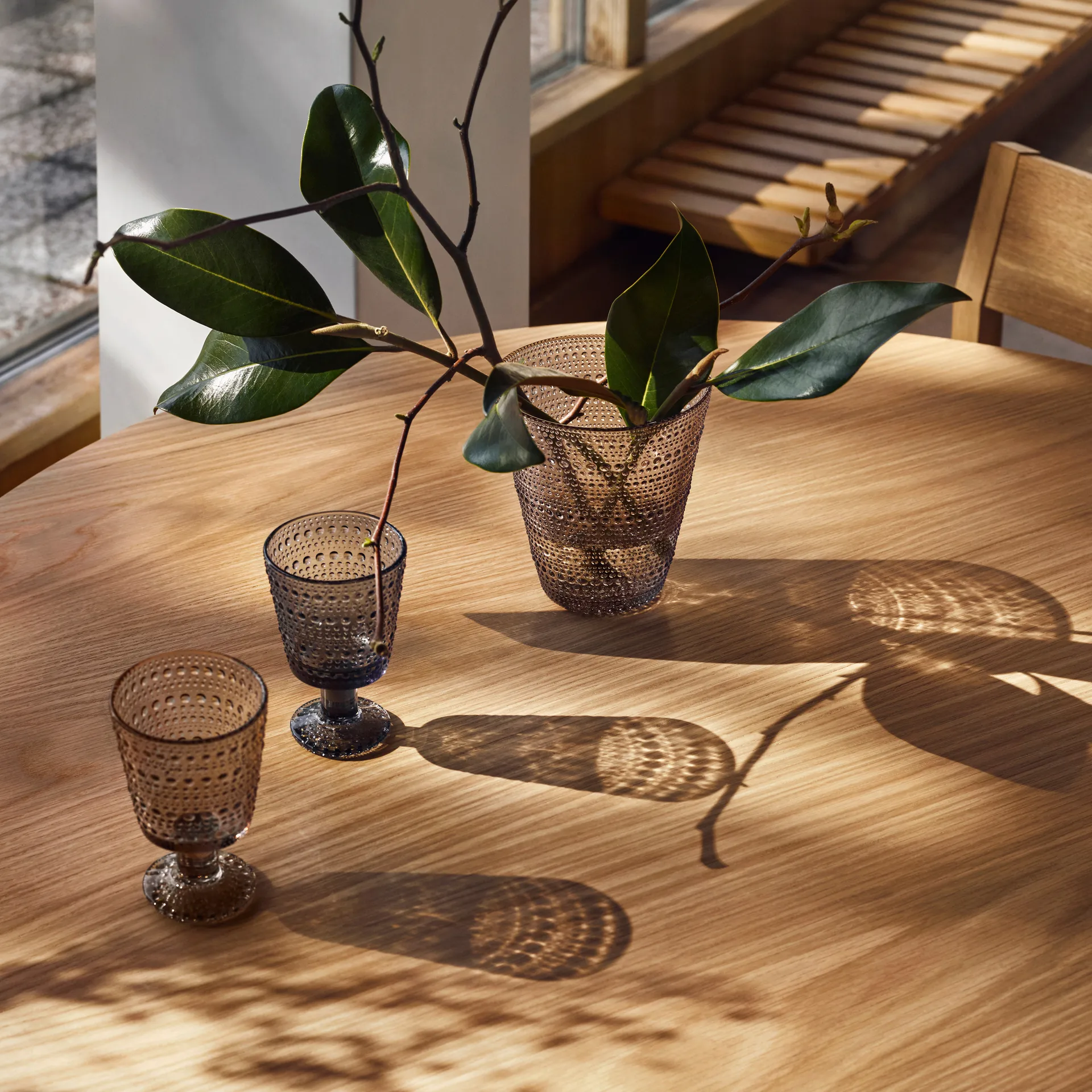 Kastehelmi dricksglas på fot 26 cl 2-pack, Mörkgrå Iittala