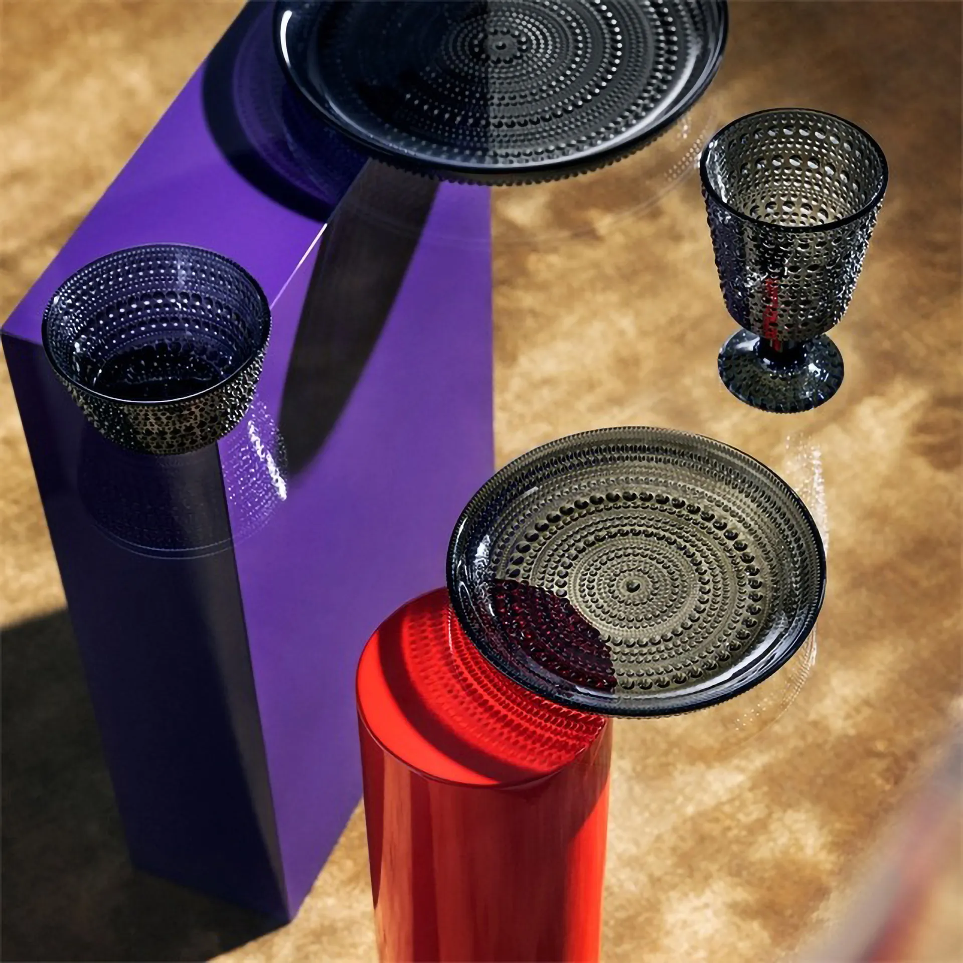 Kastehelmi tallrik liten Ø24,8 cm, Mörkgrå Iittala