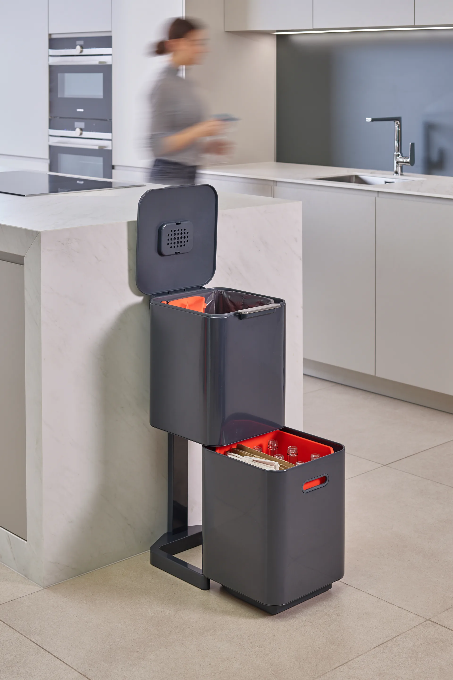 Joseph Joseph Totem Compact soptunna 40 L, Graphite Joseph Joseph