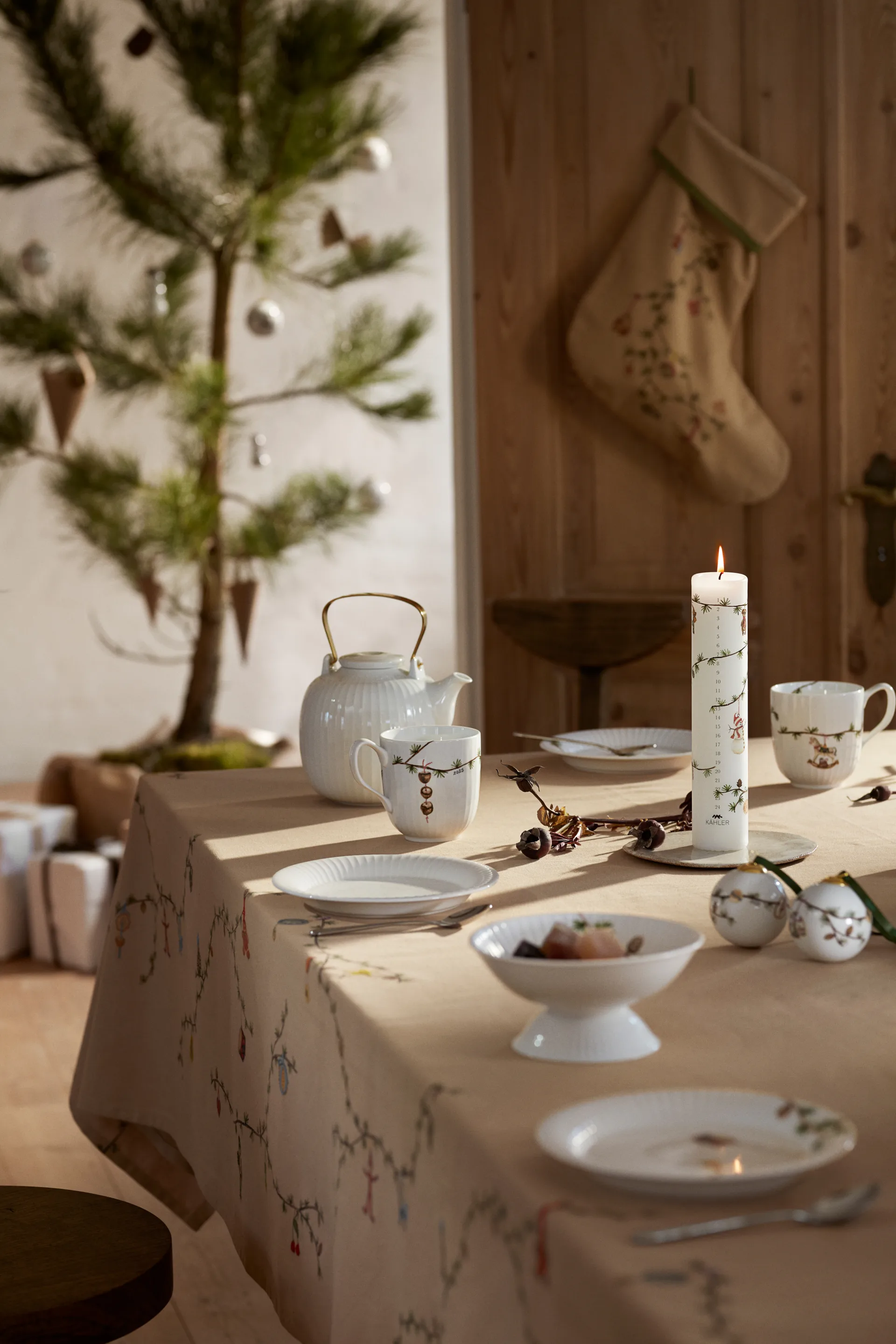 Hammershøi Christmas Duk beige, 150x320 cm Kähler