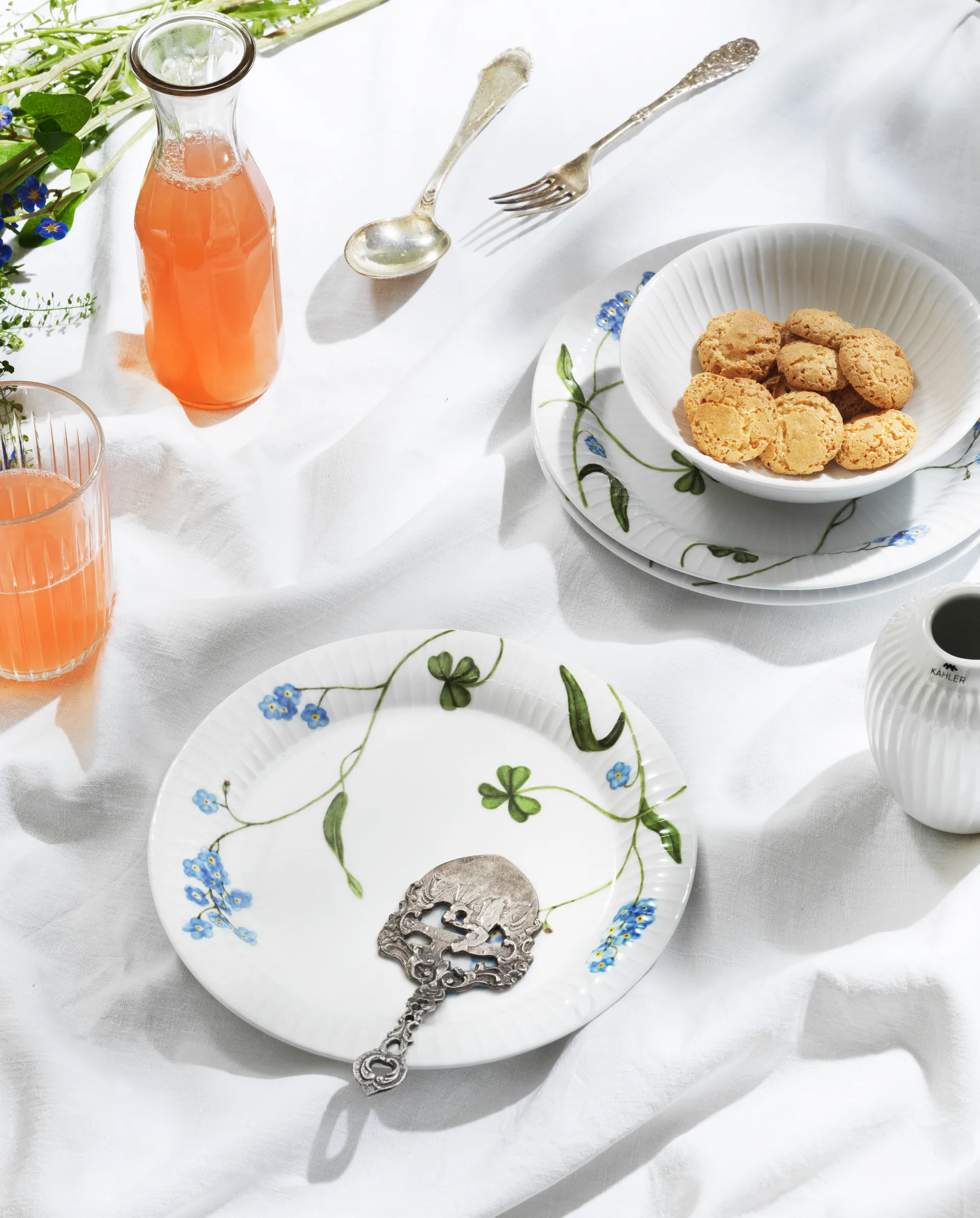 Hammershøi Summer Tallrik Ø22 cm, Forget me not Kähler