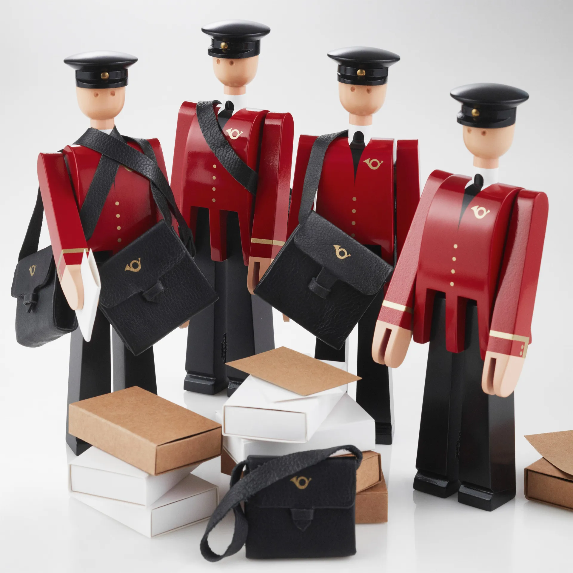 Kay Bojesen brevbärare Einar, röd-svart Kay Bojesen Denmark