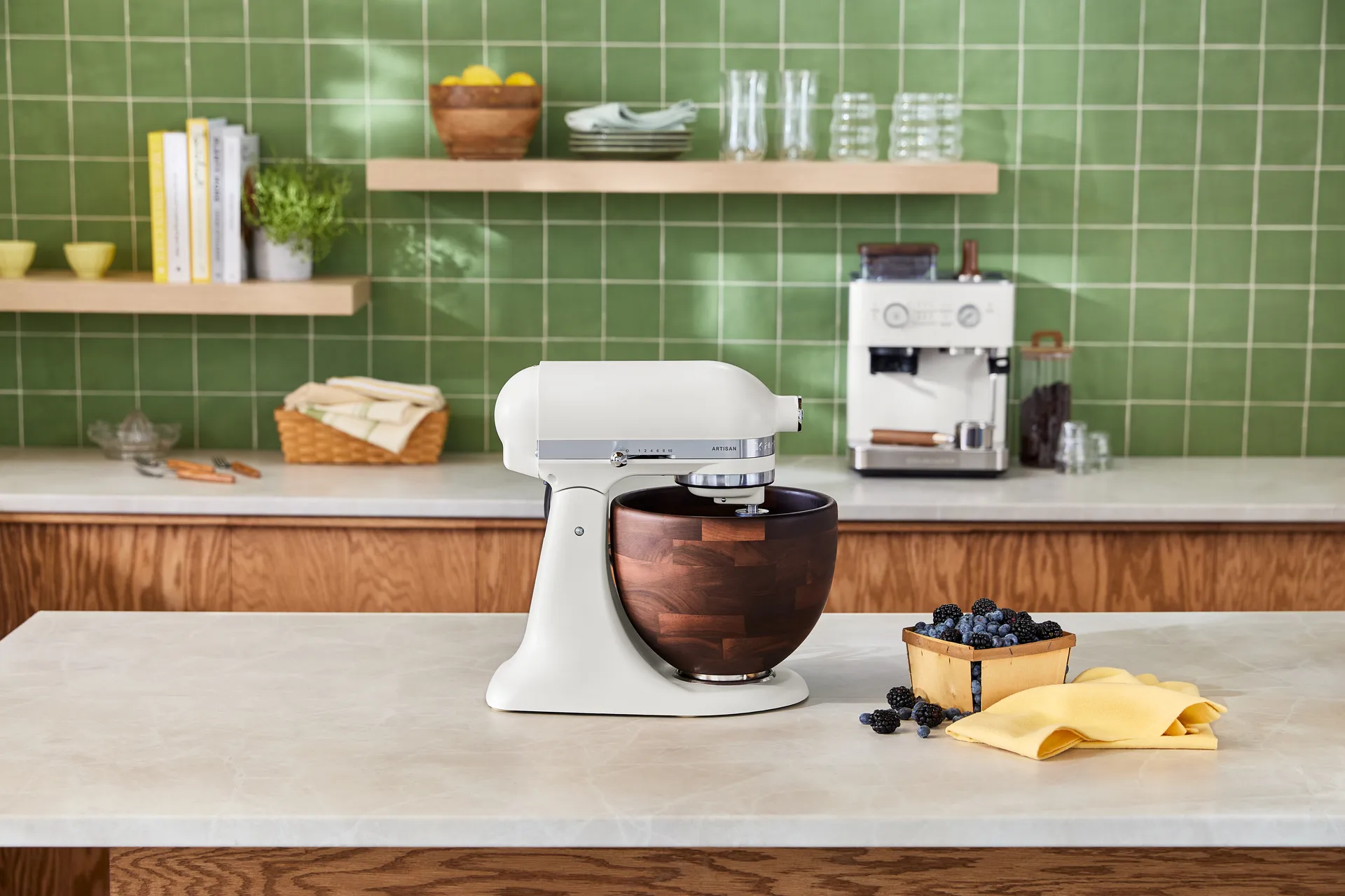 Aritsan 5KSM156 köksmaskin med träskål 4,7 L, Porcelain white-walnut KitchenAid