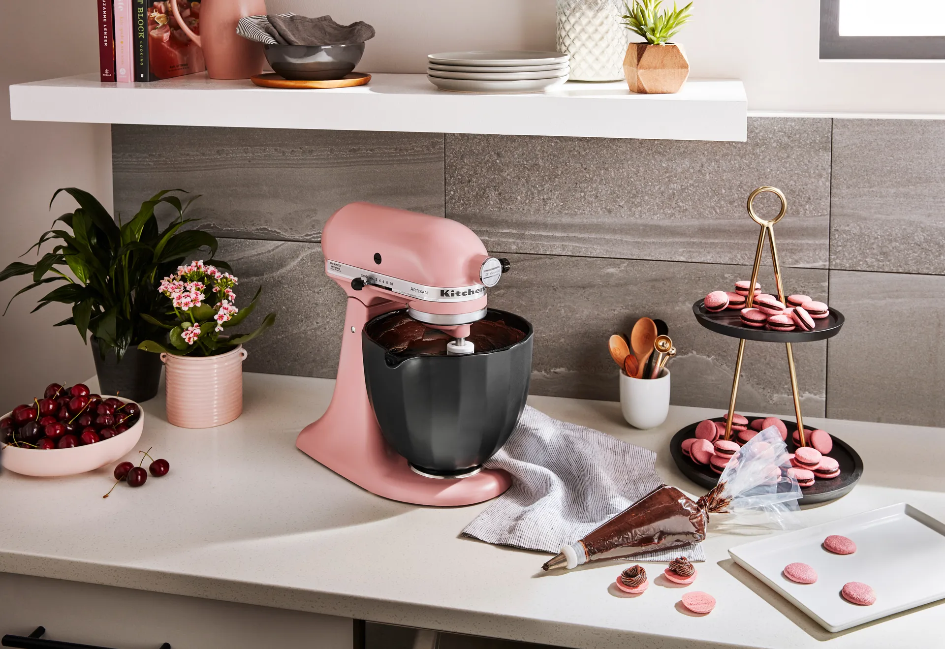 KitchenAid keramikskål med handtag 4,7 L, Black shell KitchenAid