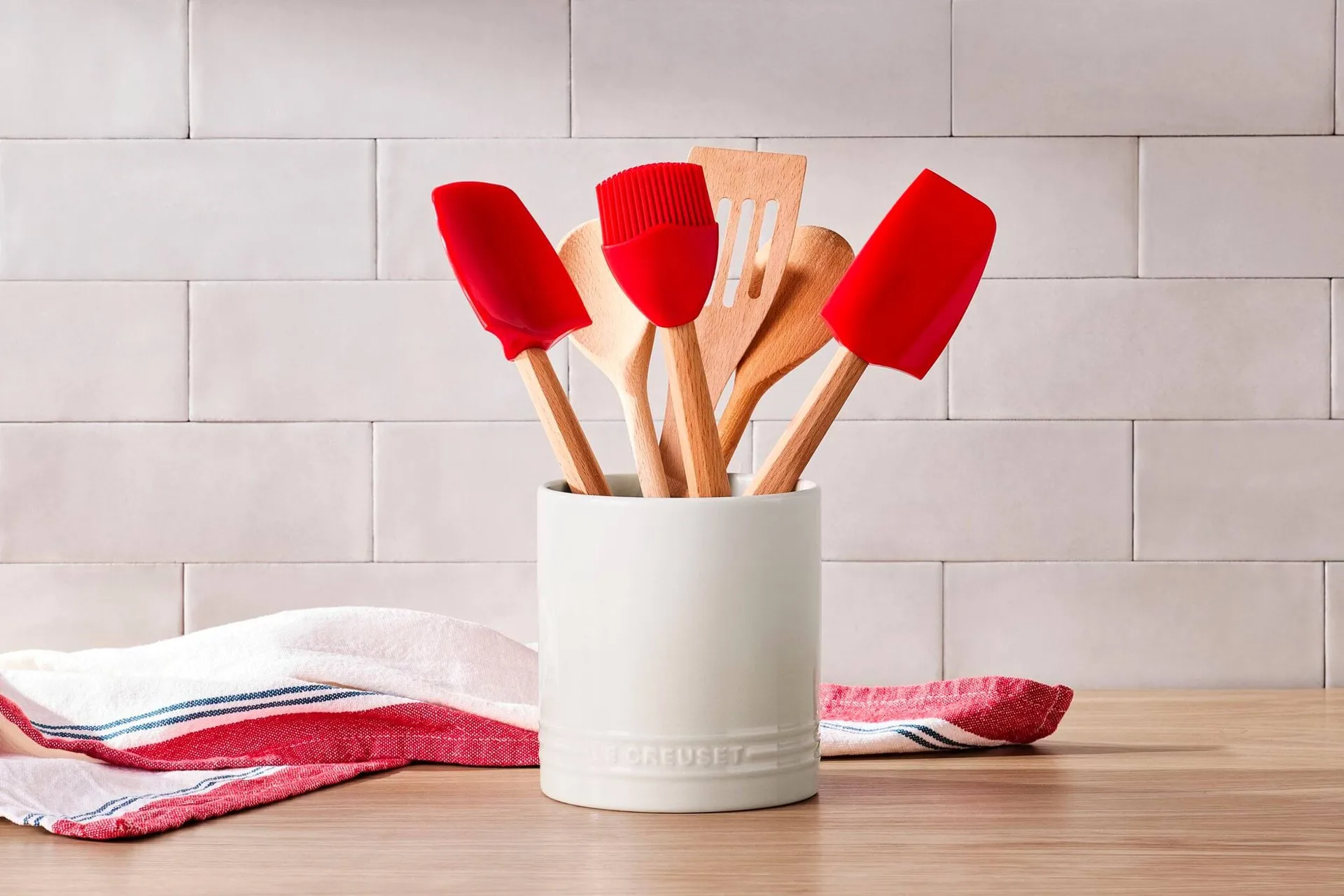 Le Creuset Signature slickepott, Cerise, medium Le Creuset