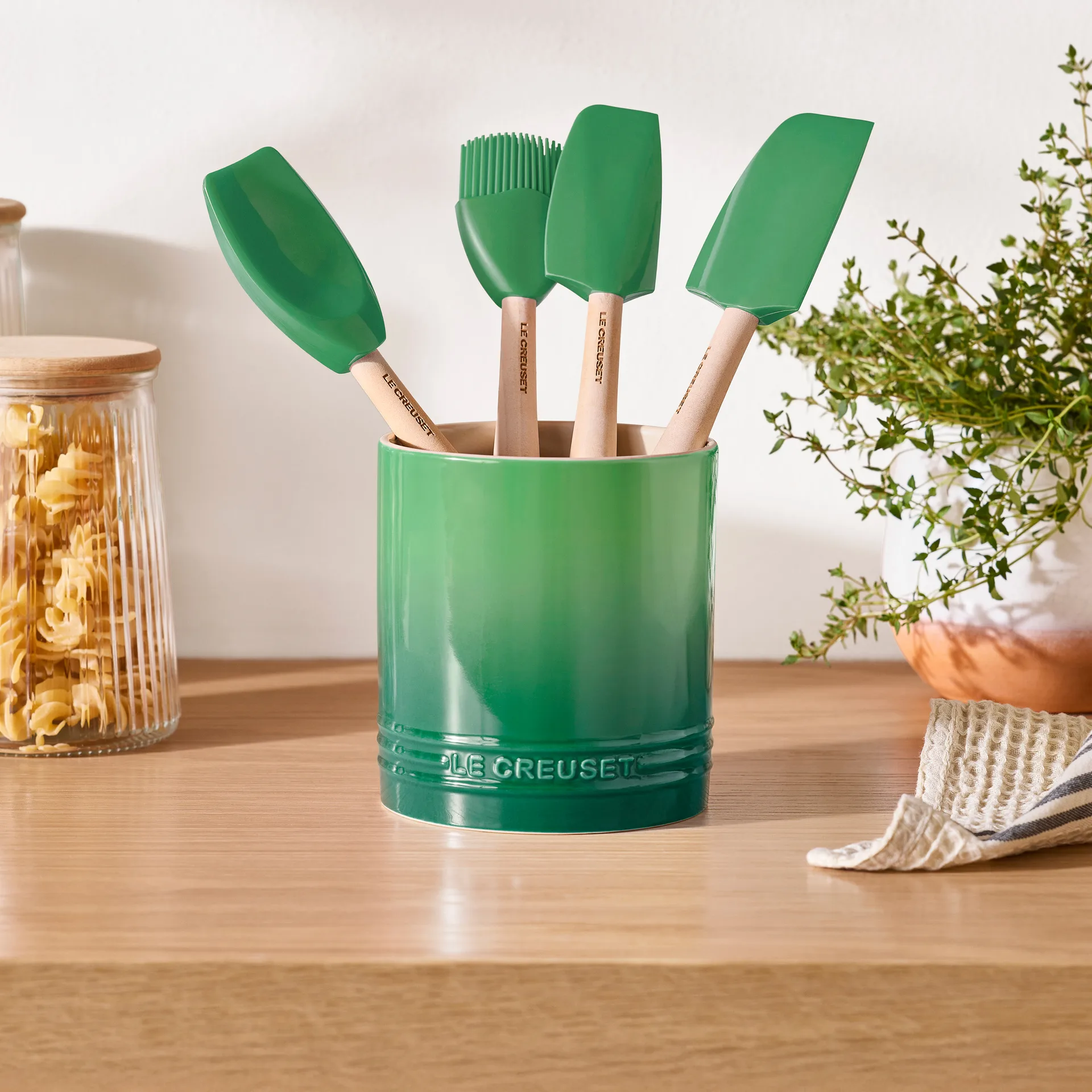 Signature stengods bestick- och redskapskrus 1.1 L, Bamboo Green Le Creuset